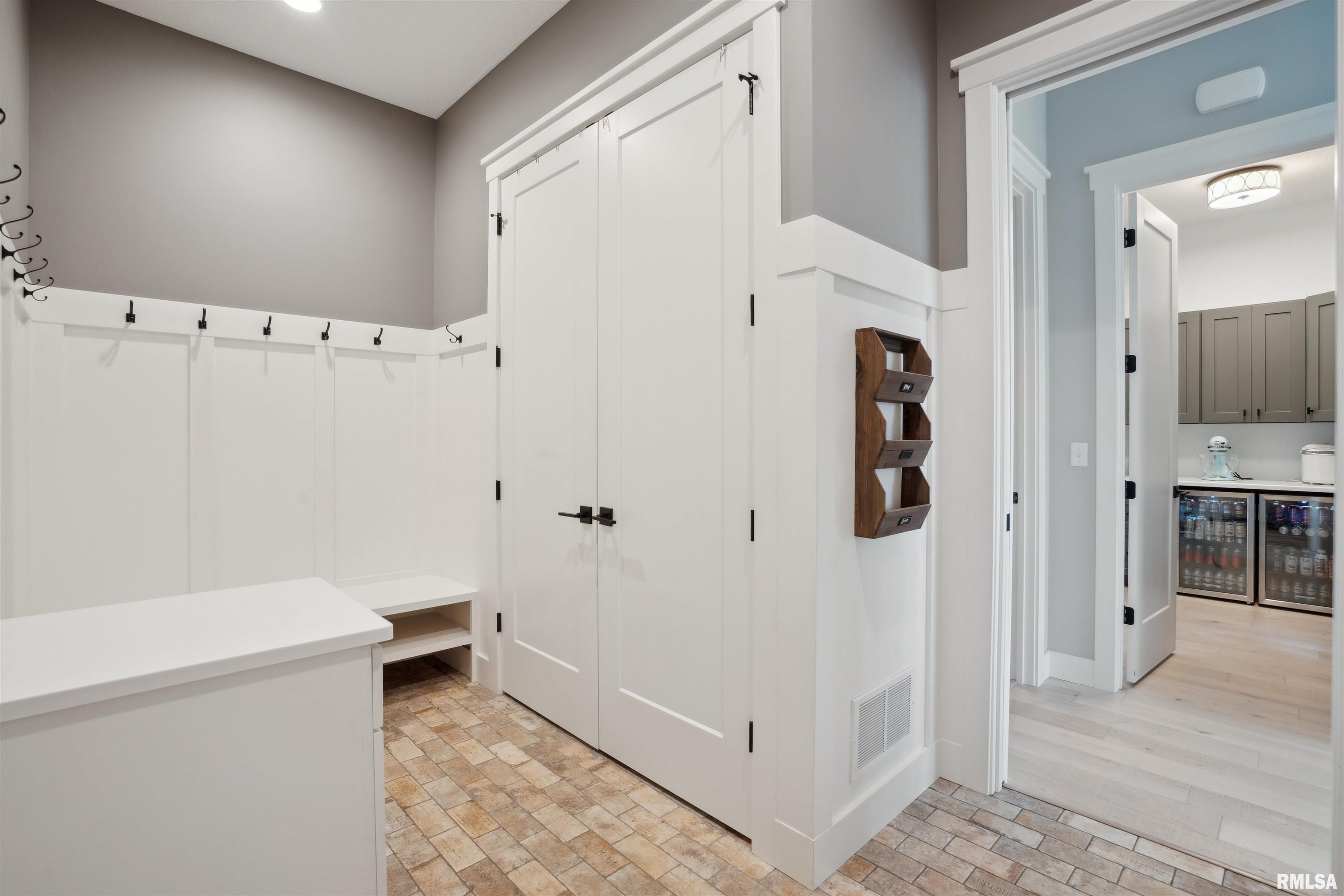 4691 Hidden Lake Court, Bettendorf, Iowa image 18