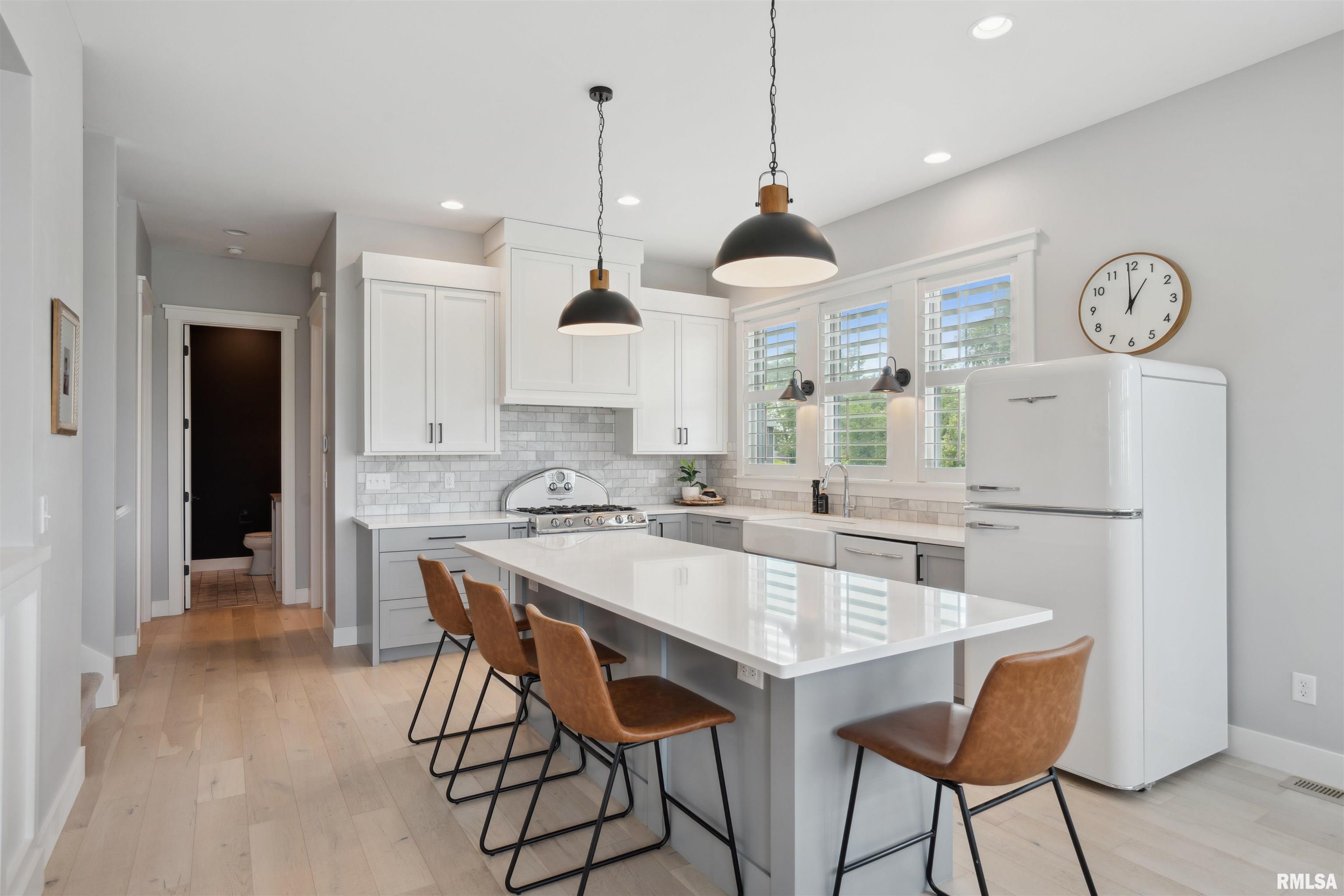 4691 Hidden Lake Court, Bettendorf, Iowa image 9