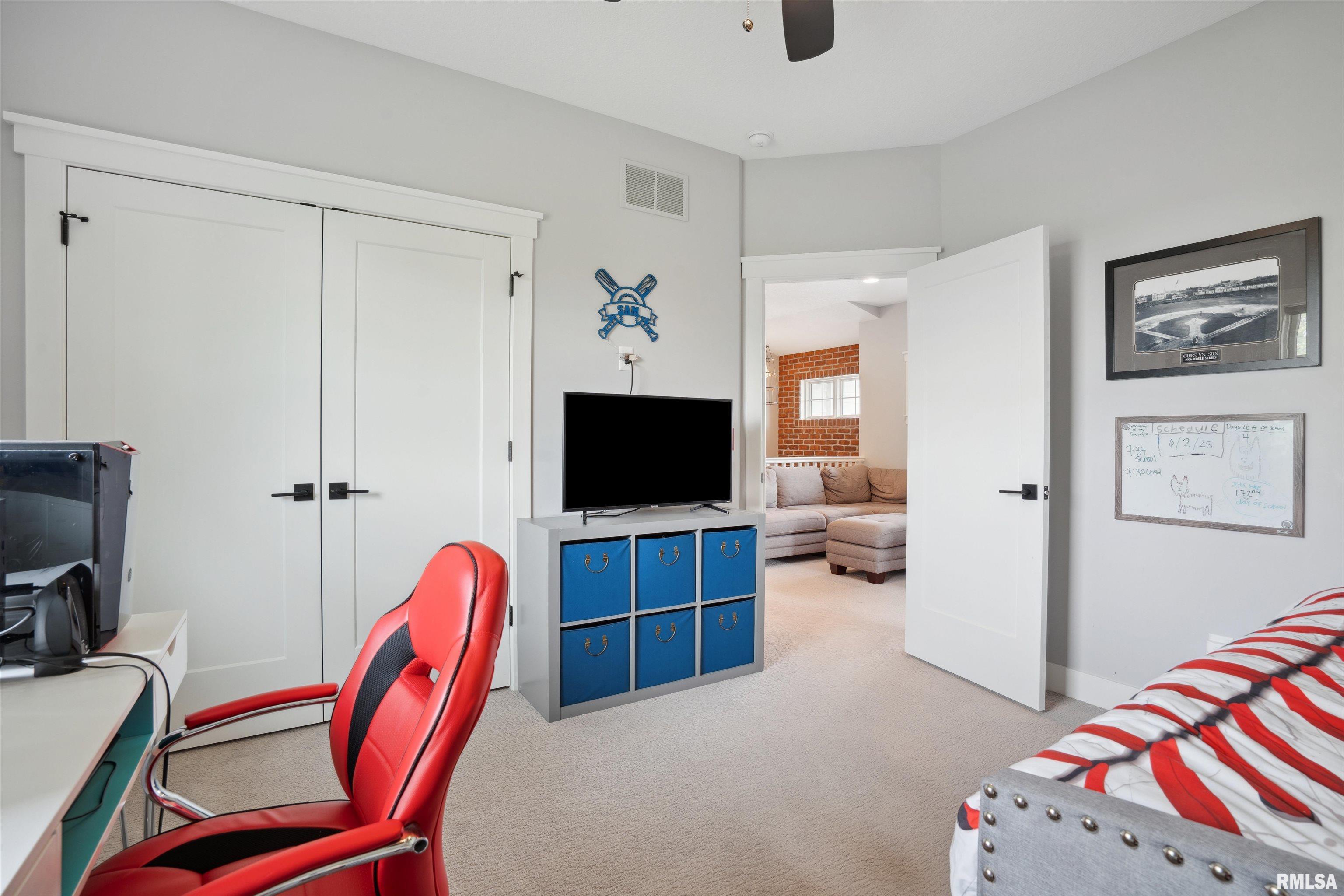 4691 Hidden Lake Court, Bettendorf, Iowa image 32