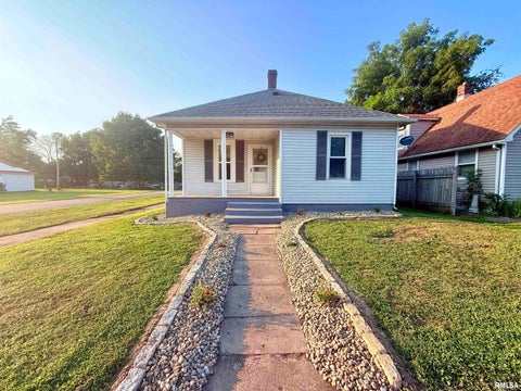Homes For Sale - 300 Walnut Street<br/> Kincaid, IL 62540