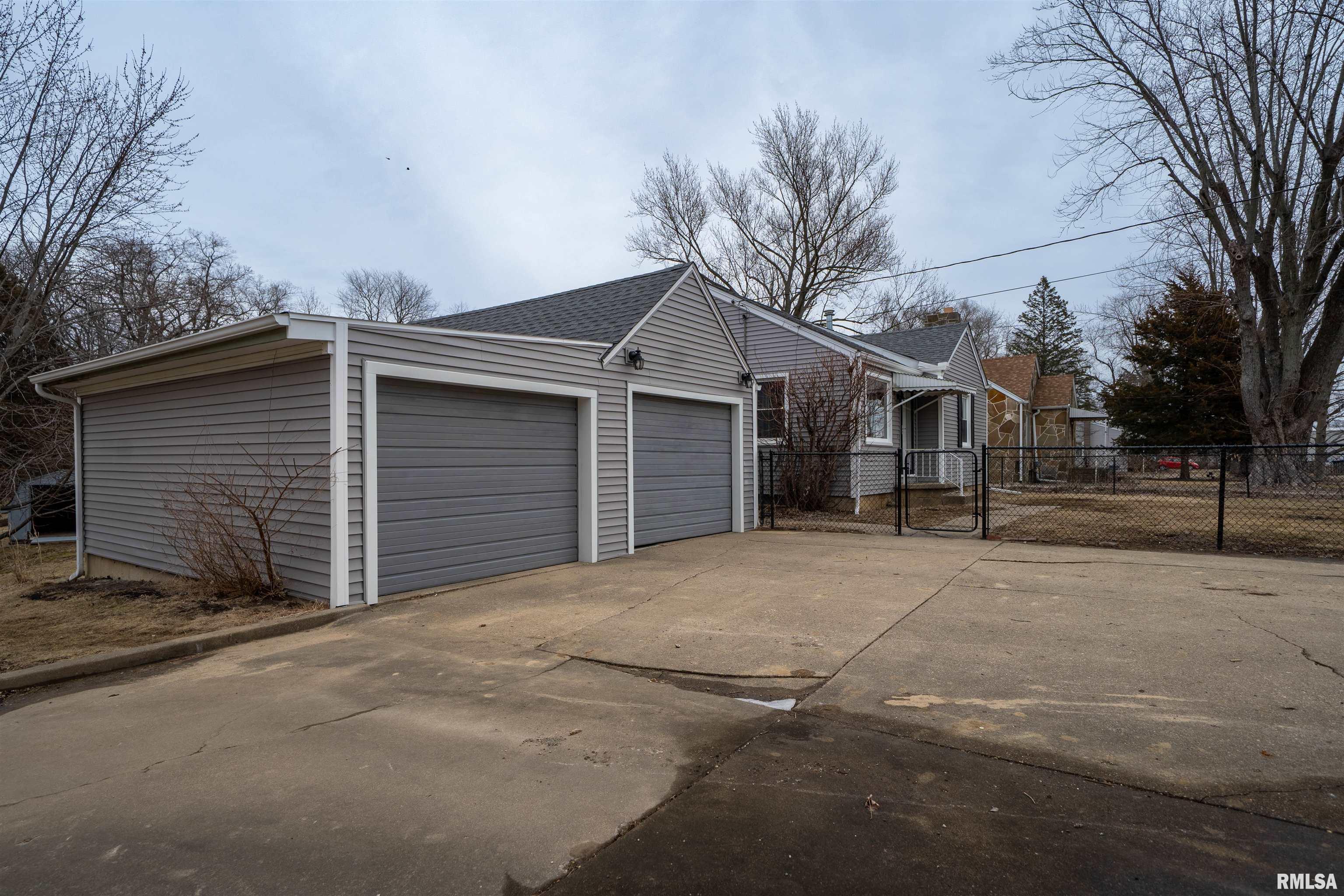 5227 W Monroe Road, Peoria, Illinois image 4