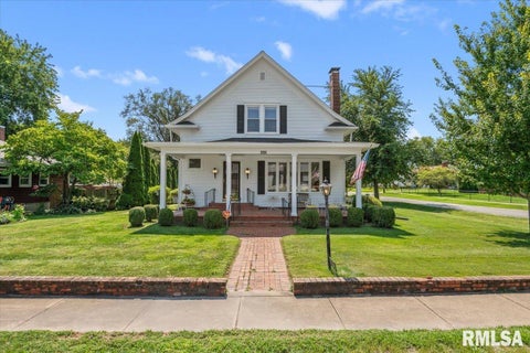 Homes For Sale - 706 Monroe Street<br/> Pawnee, IL 62558