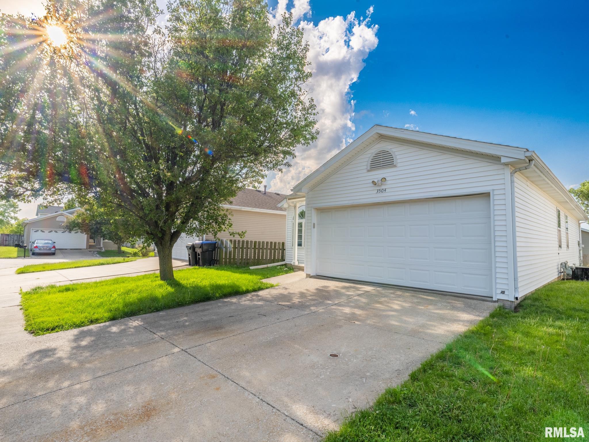 3504 Wegeng Drive, Bloomington, Illinois image 3