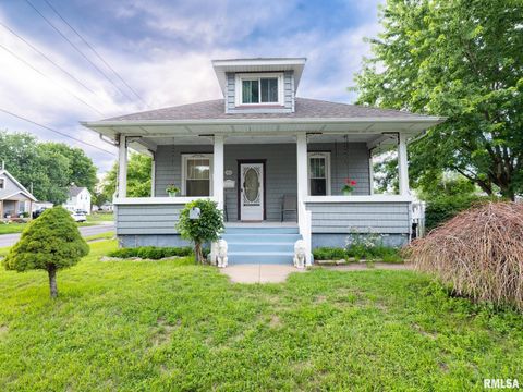 Homes For Sale - 1401 Caroline Street<br/> Pekin, IL 61554
