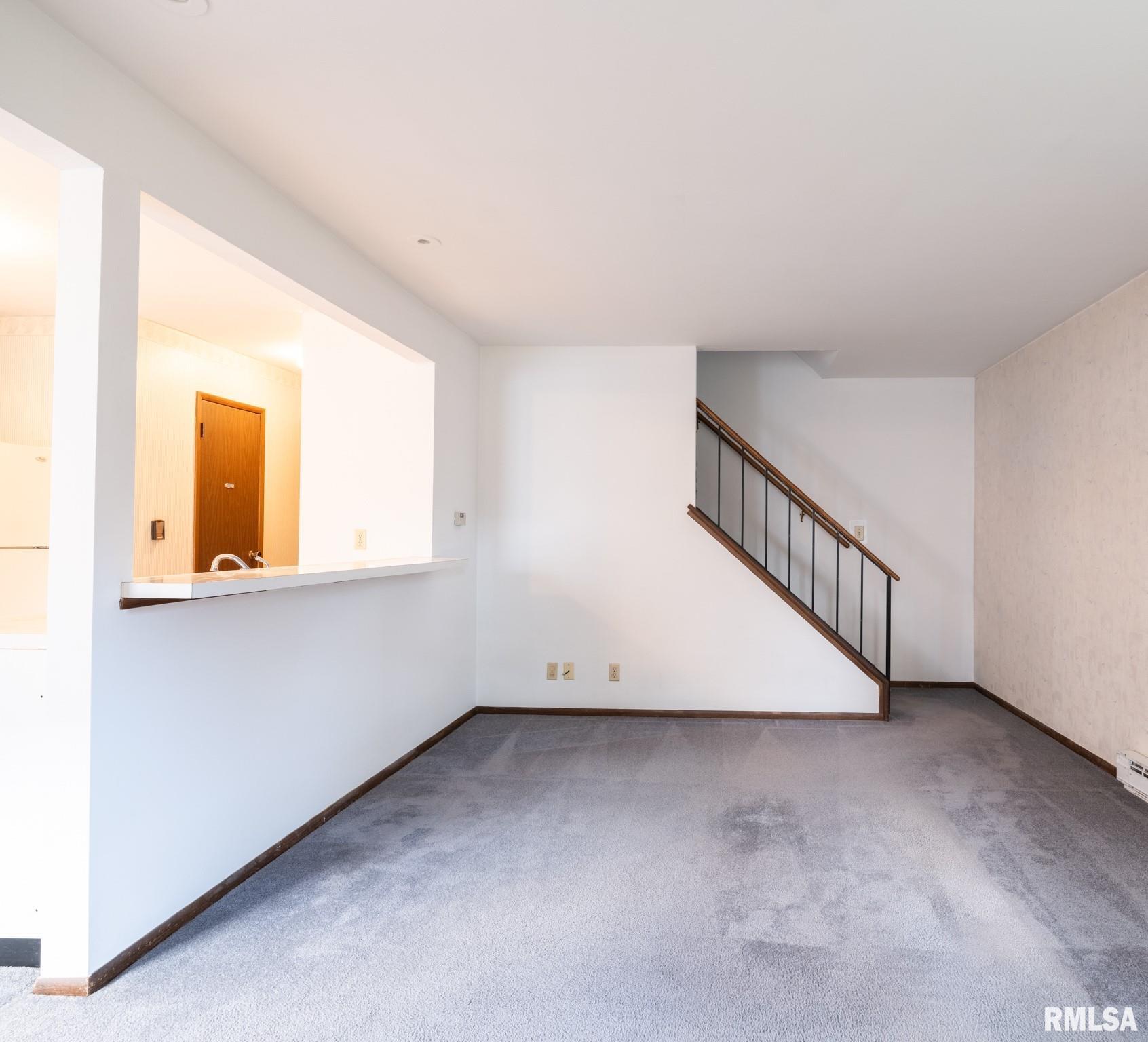 1020 Florence Avenue, Pekin, Illinois image 6