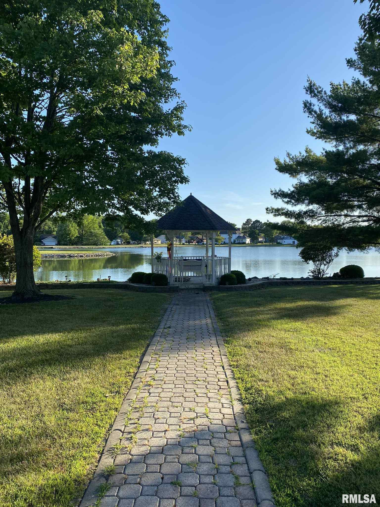 608 N Saluki Drive, Marion, Illinois image 6