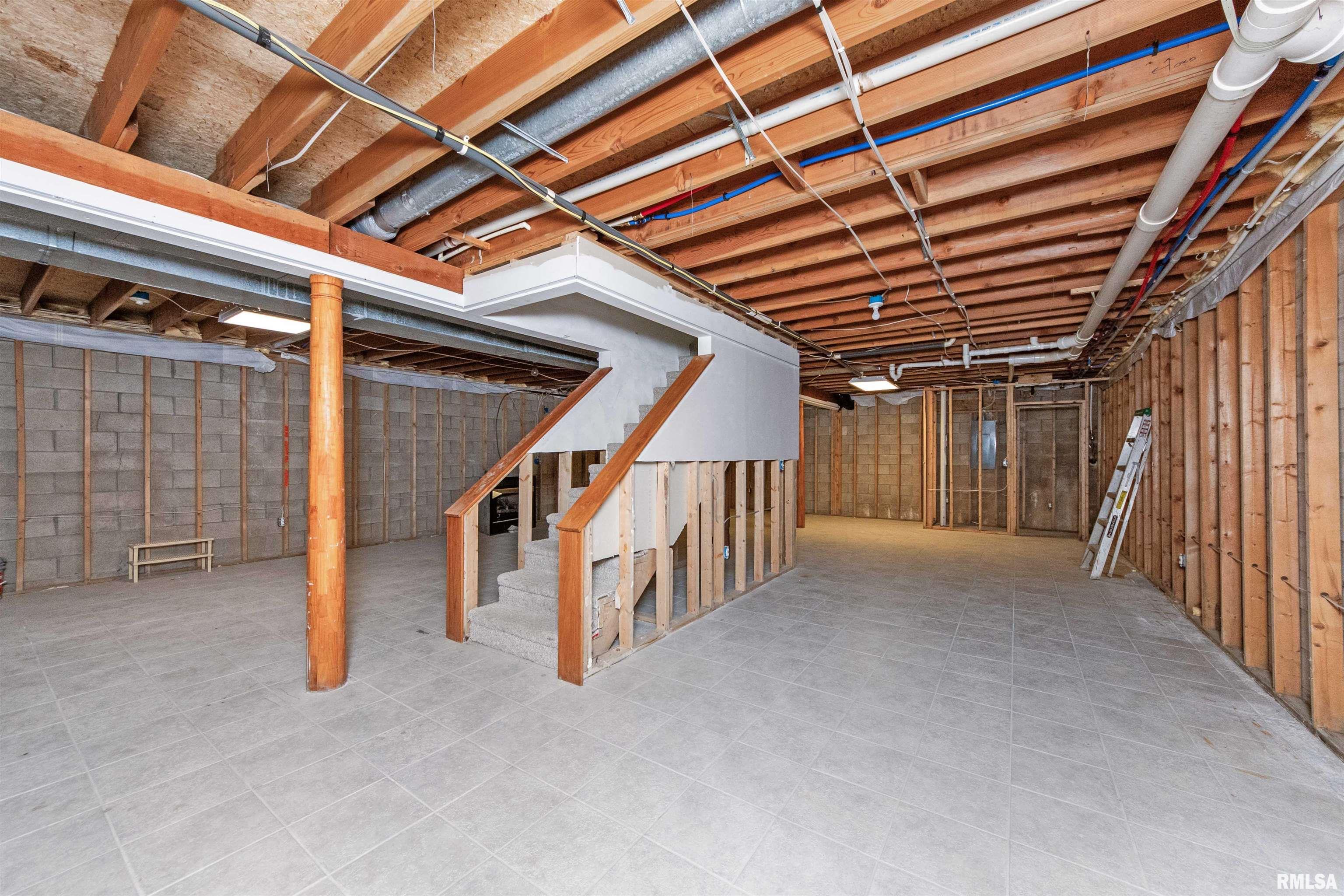1045 Fondulac Drive, East Peoria, Illinois image 44