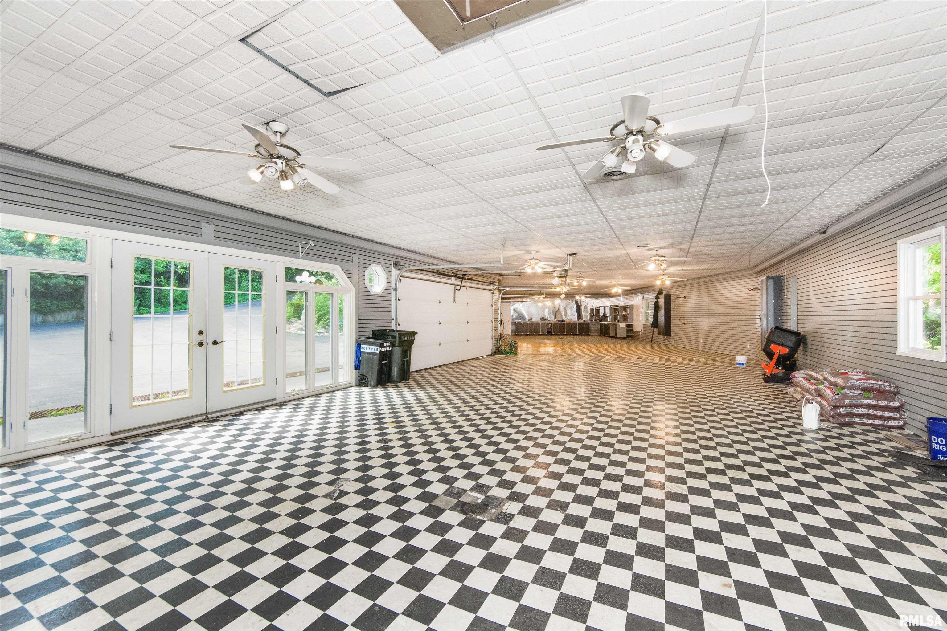 1045 Fondulac Drive, East Peoria, Illinois image 41
