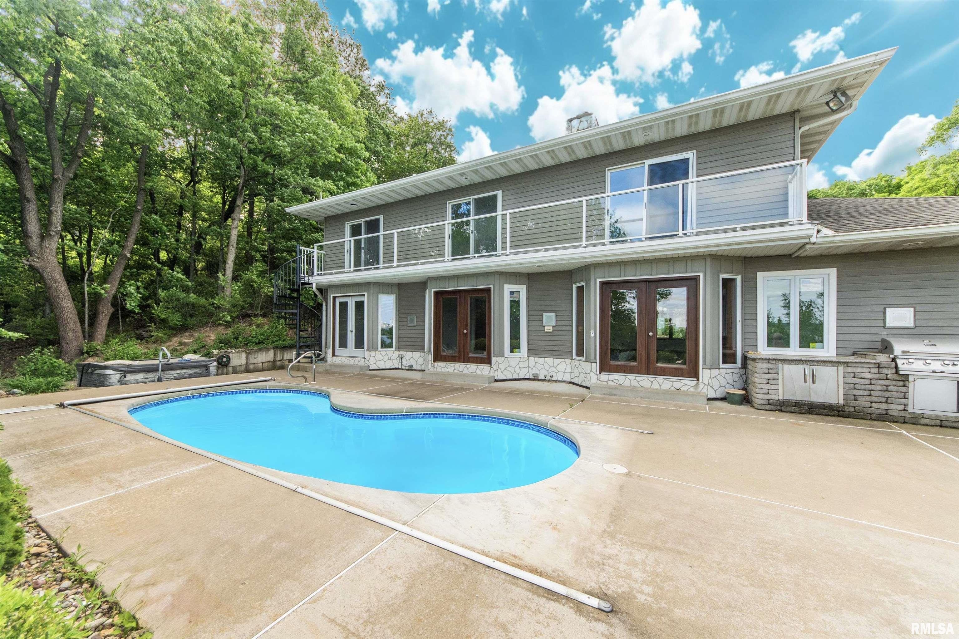 1045 Fondulac Drive, East Peoria, Illinois image 4