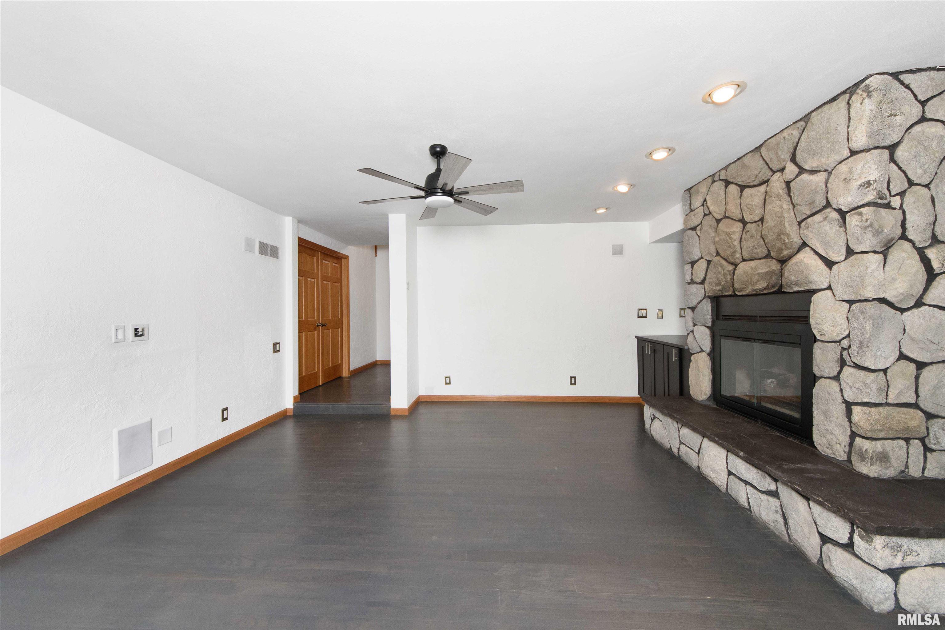 1045 Fondulac Drive, East Peoria, Illinois image 19