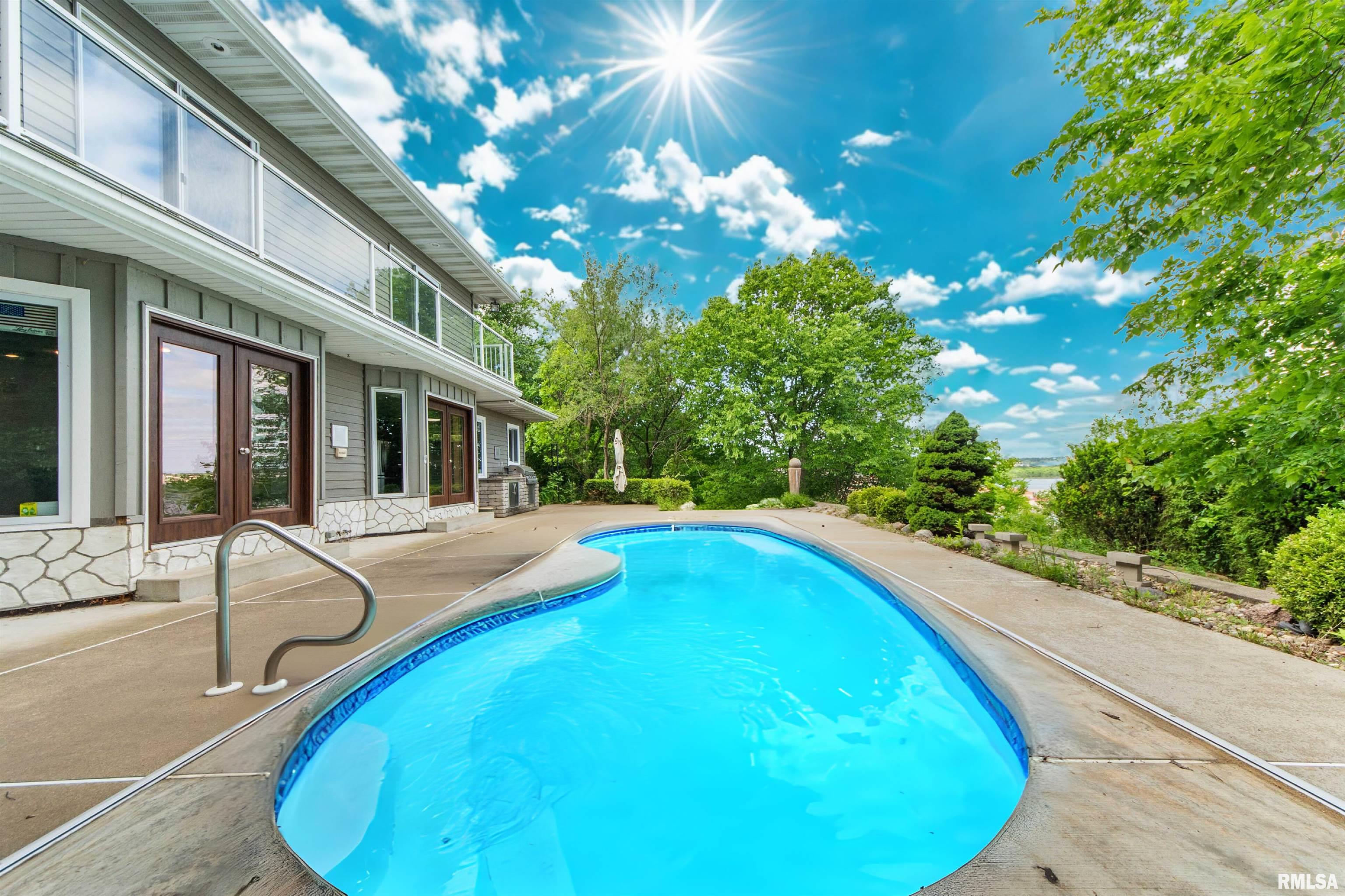 1045 Fondulac Drive, East Peoria, Illinois image 3