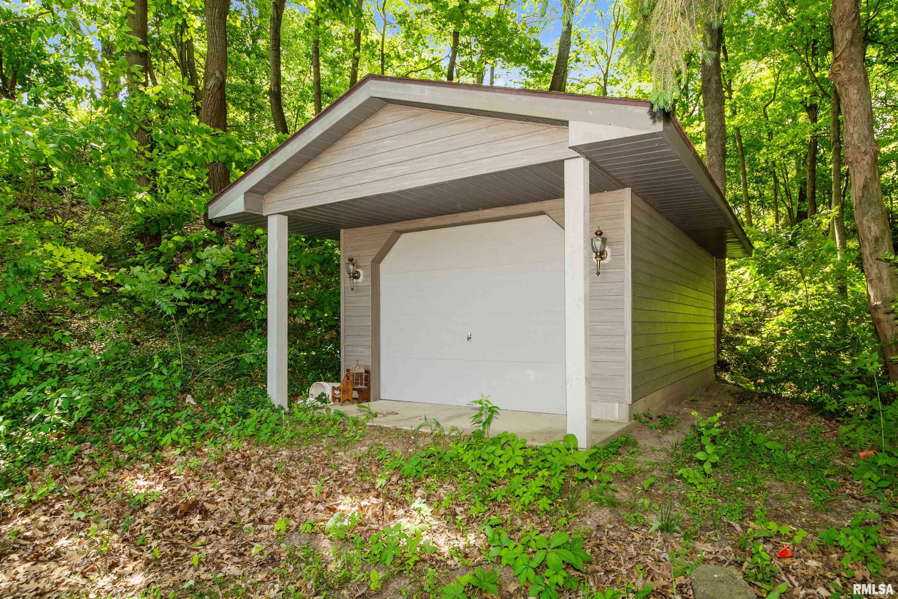 1045 Fondulac Drive, East Peoria, Illinois image 45