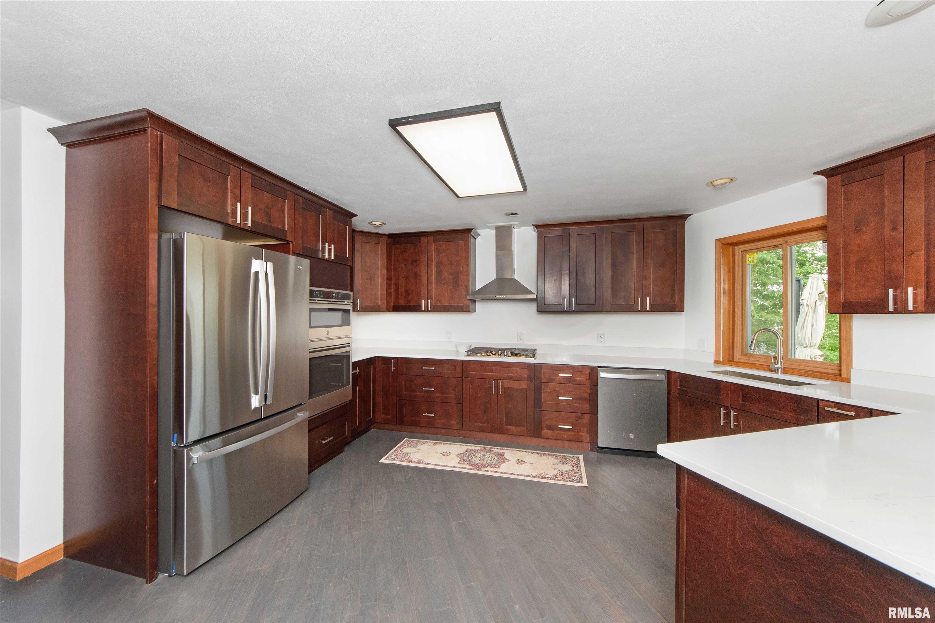 1045 Fondulac Drive, East Peoria, Illinois image 8