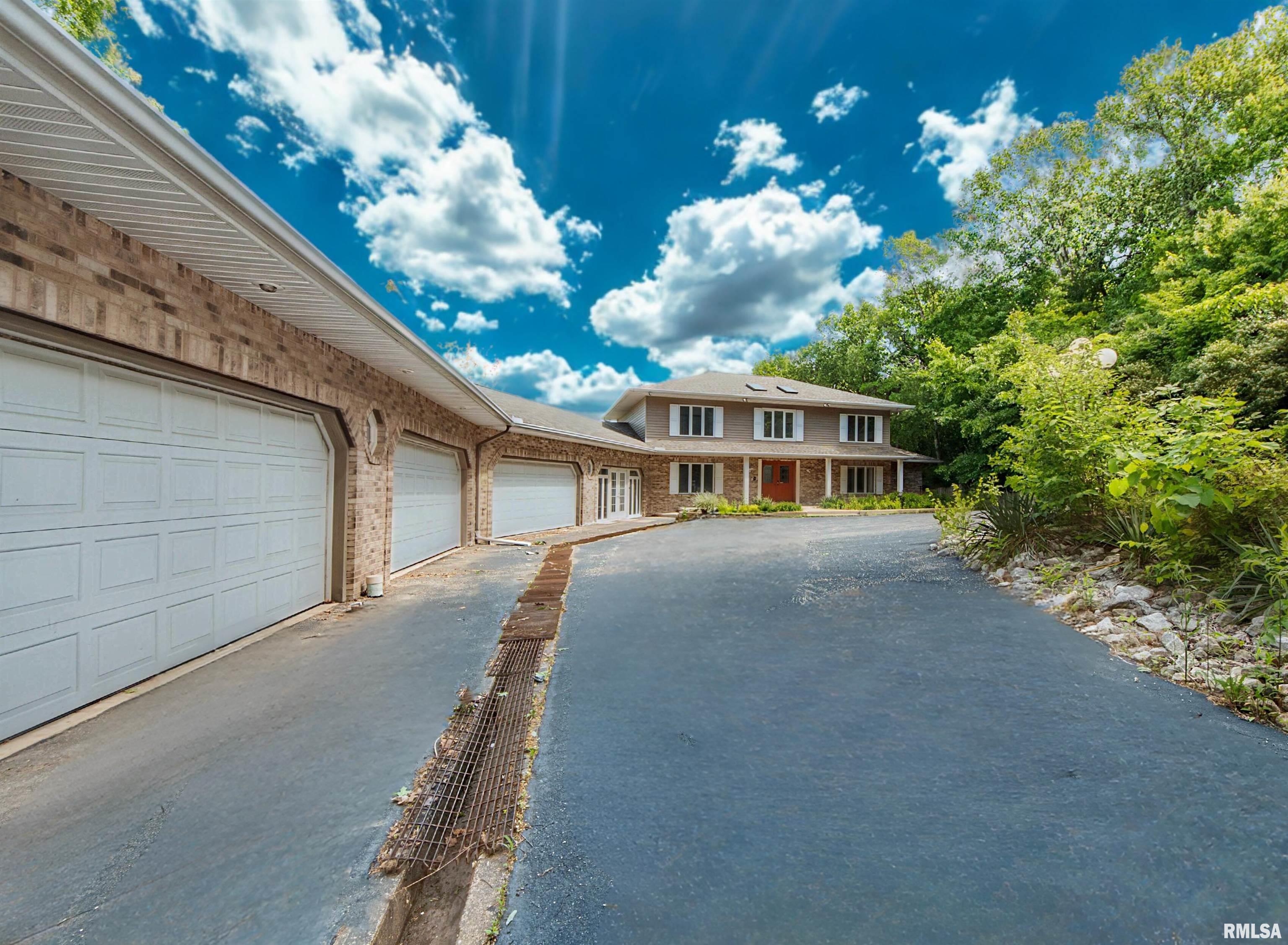 1045 Fondulac Drive, East Peoria, Illinois image 6
