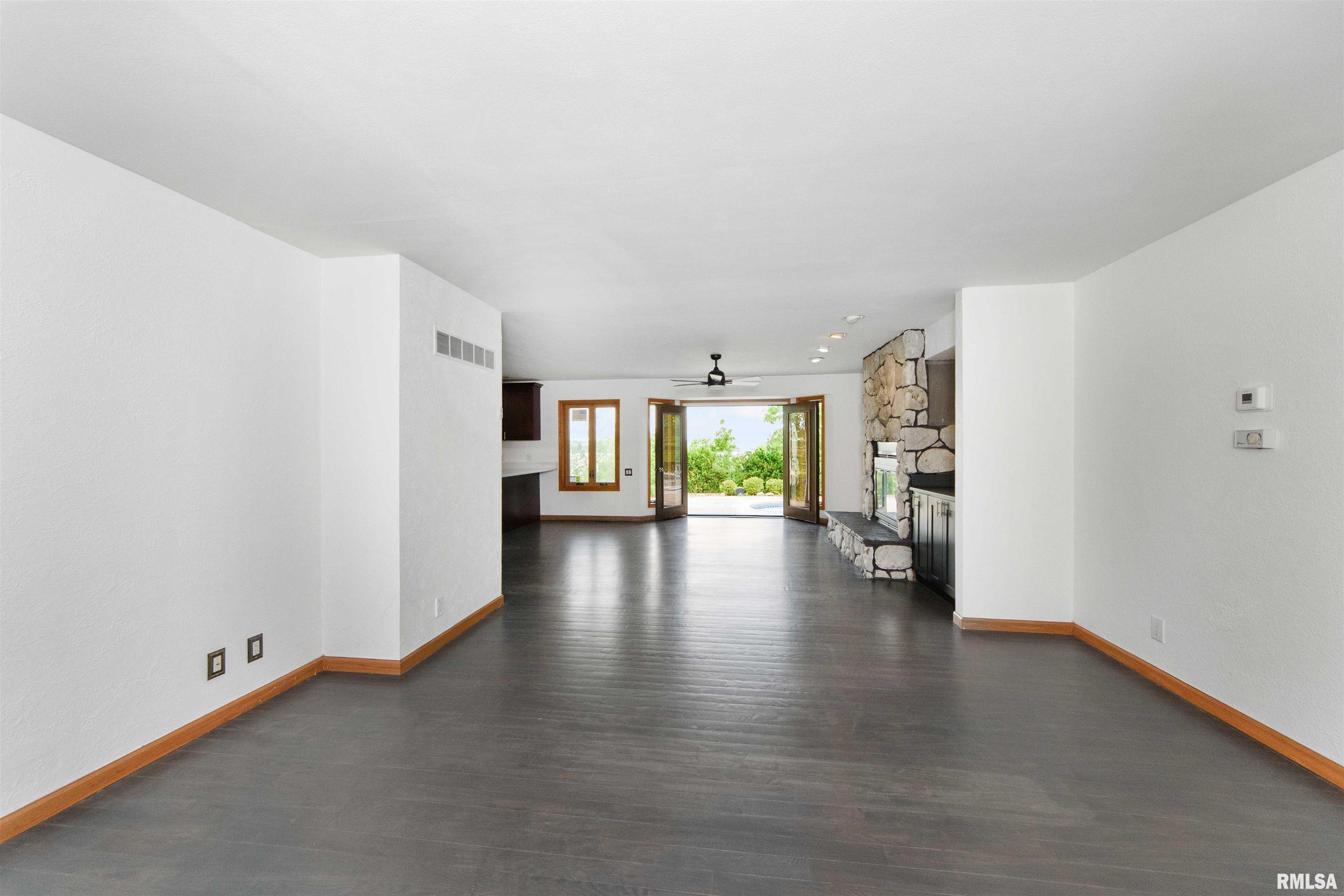 1045 Fondulac Drive, East Peoria, Illinois image 20