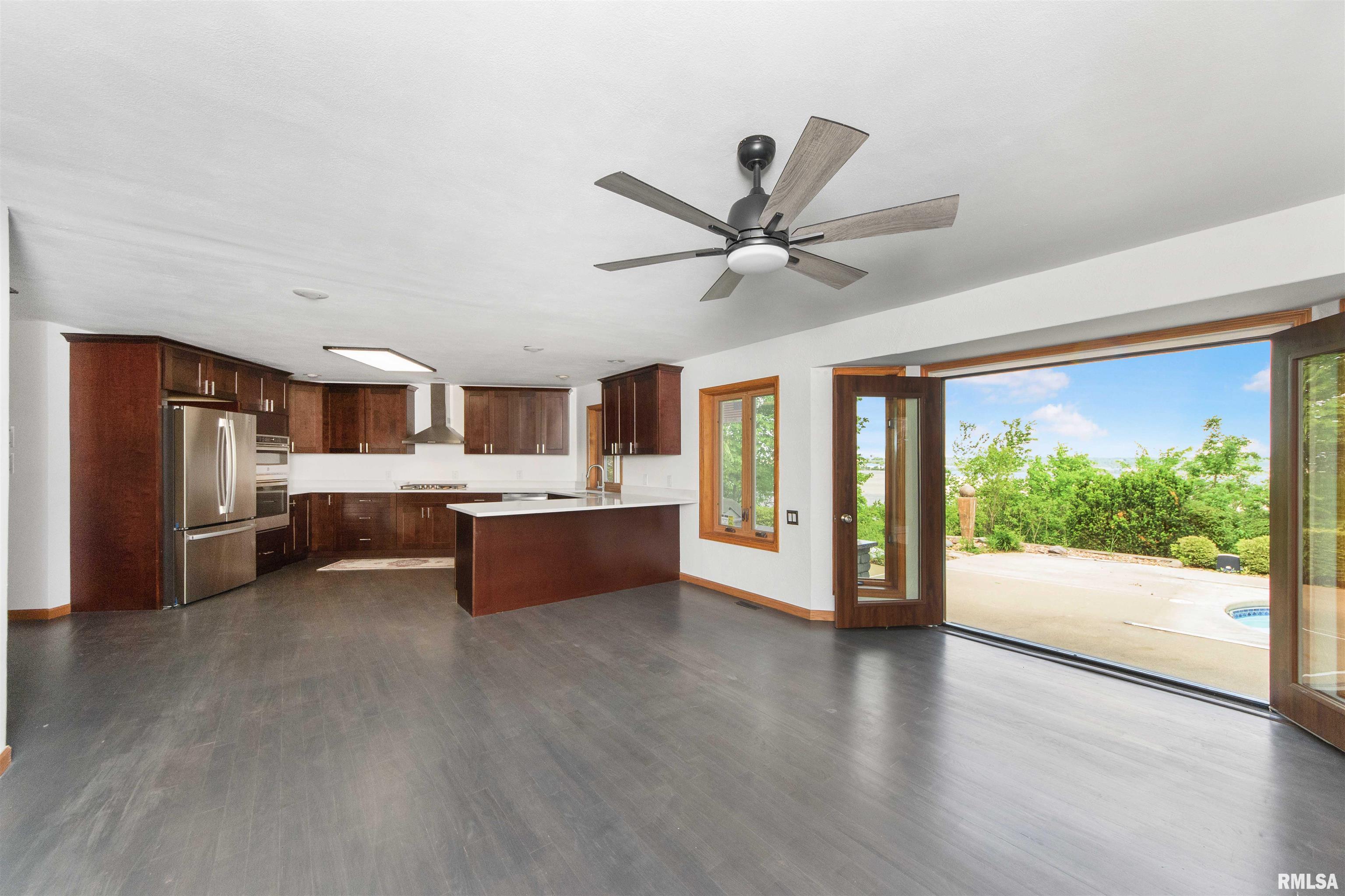 1045 Fondulac Drive, East Peoria, Illinois image 12
