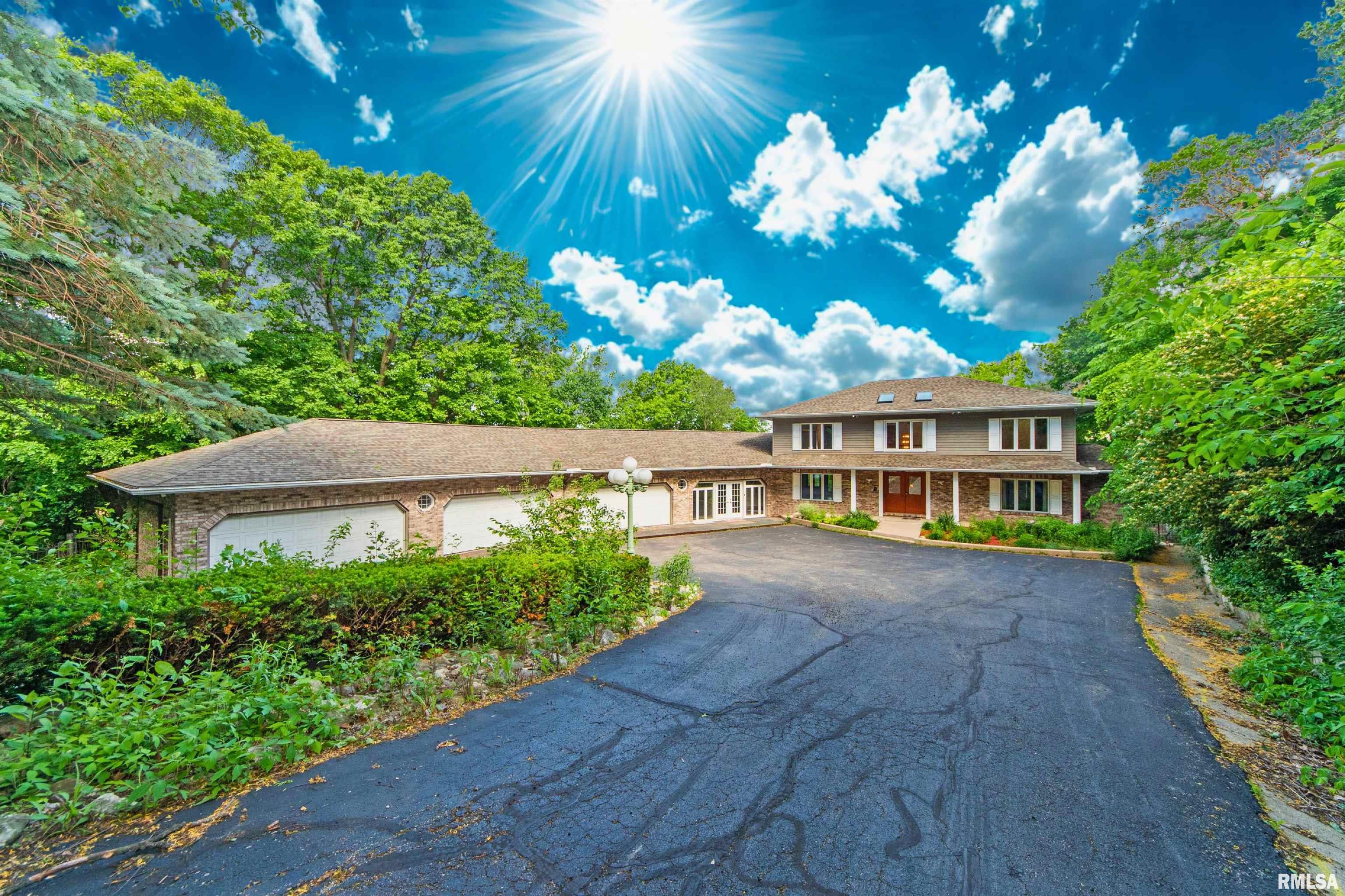 1045 Fondulac Drive, East Peoria, Illinois image 1