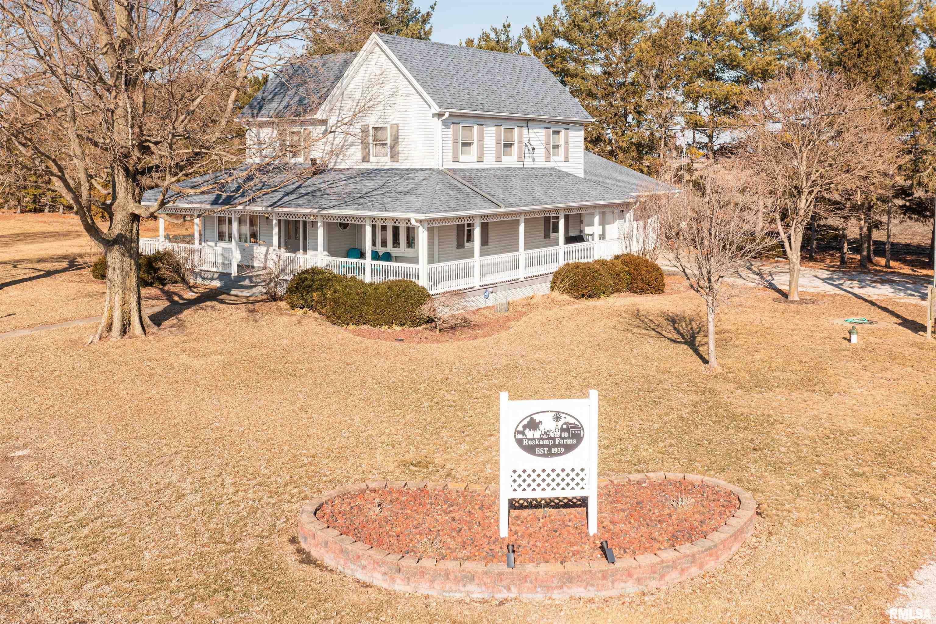 Photo 1 of 47 — 29126 CR 2100 N, Forest City, IL 61532