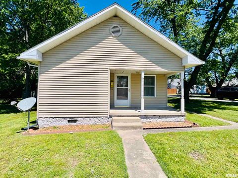 Homes For Sale - 106 E Finucane Street<br/> Marion, IL 62959