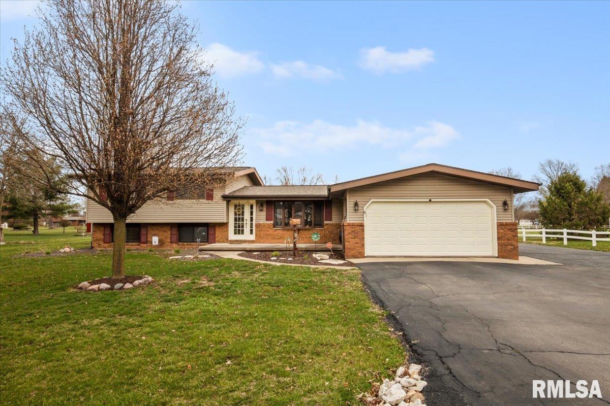 11910 Bubbling Well Road, Glenarm, Illinois image 2