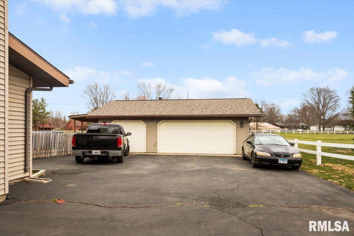 11910 Bubbling Well Road, Glenarm, Illinois image 30