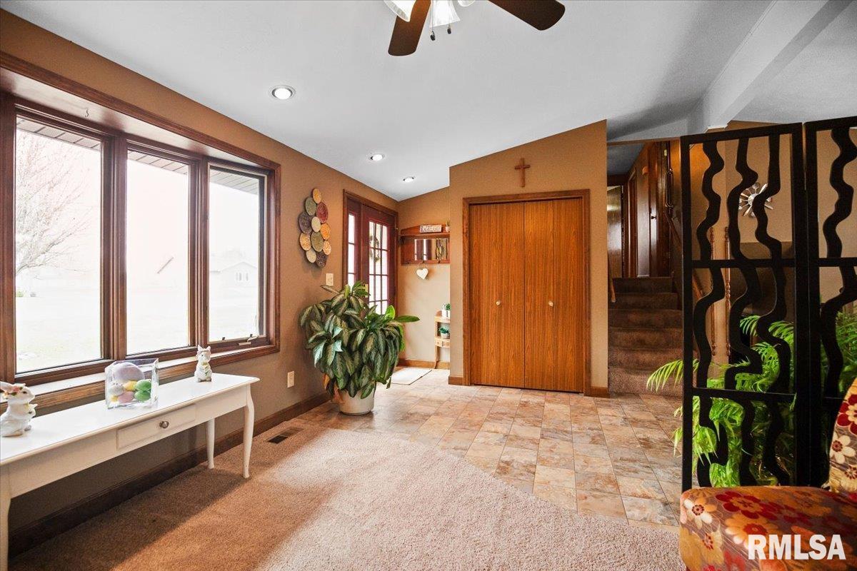 11910 Bubbling Well Road, Glenarm, Illinois image 9
