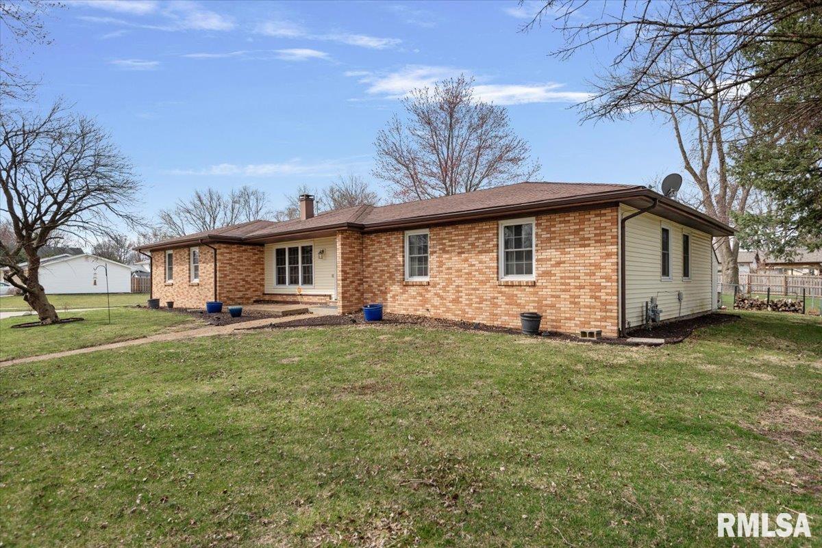 2501 Huntleigh Road, Springfield, Illinois image 2