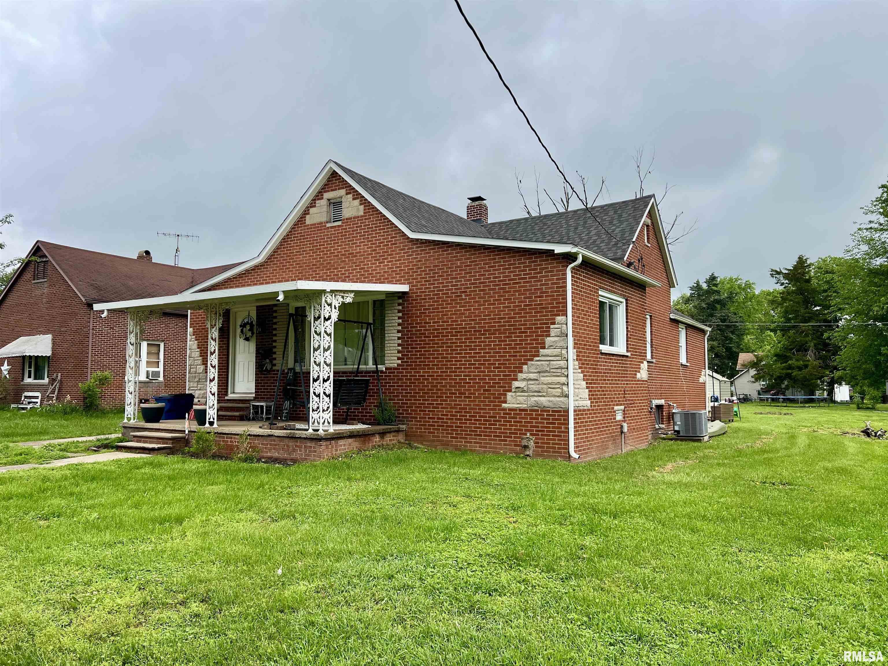 405 E Saint Louis Street, West Frankfort, Illinois image 2