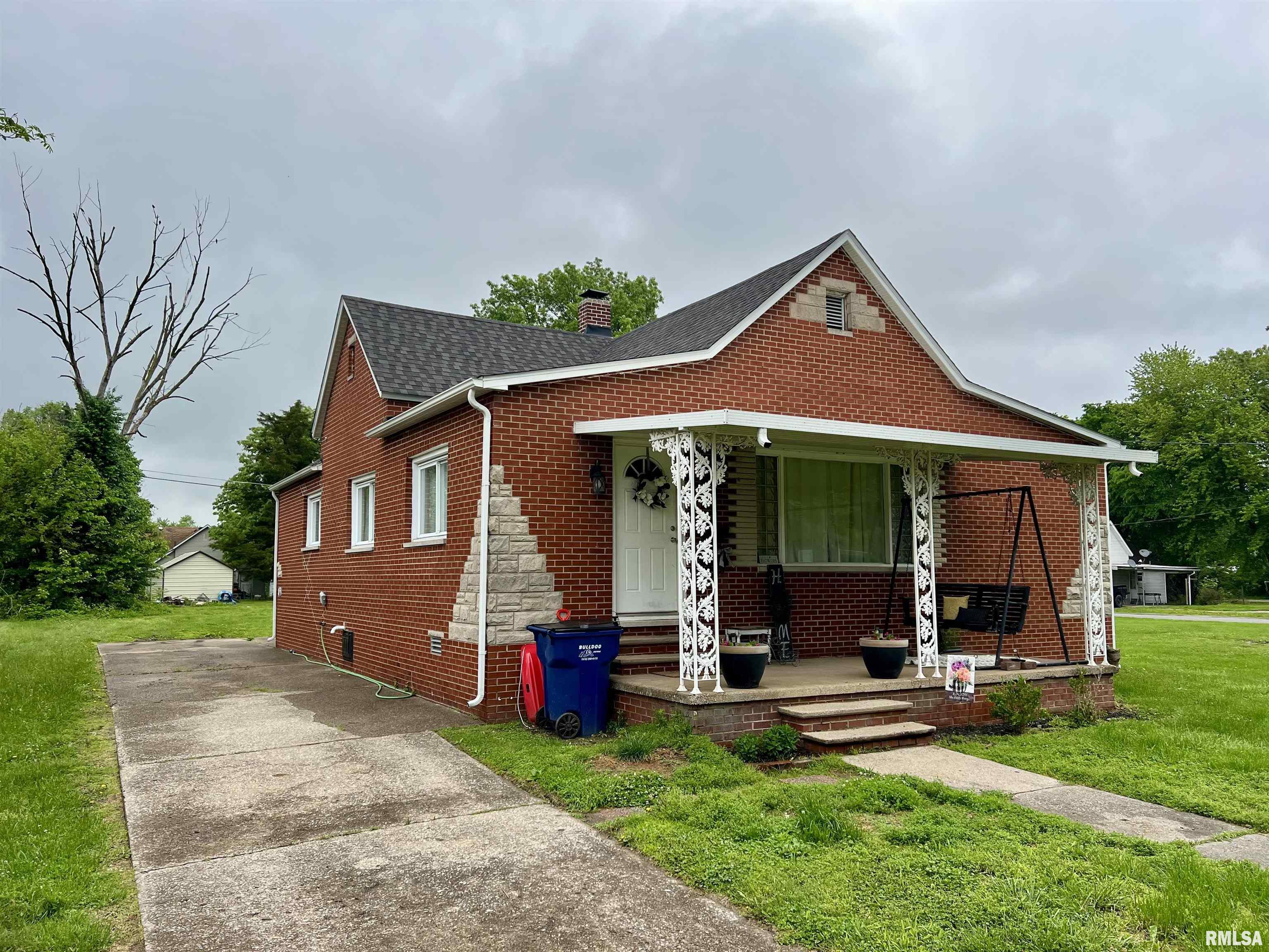 405 E Saint Louis Street, West Frankfort, Illinois image 3