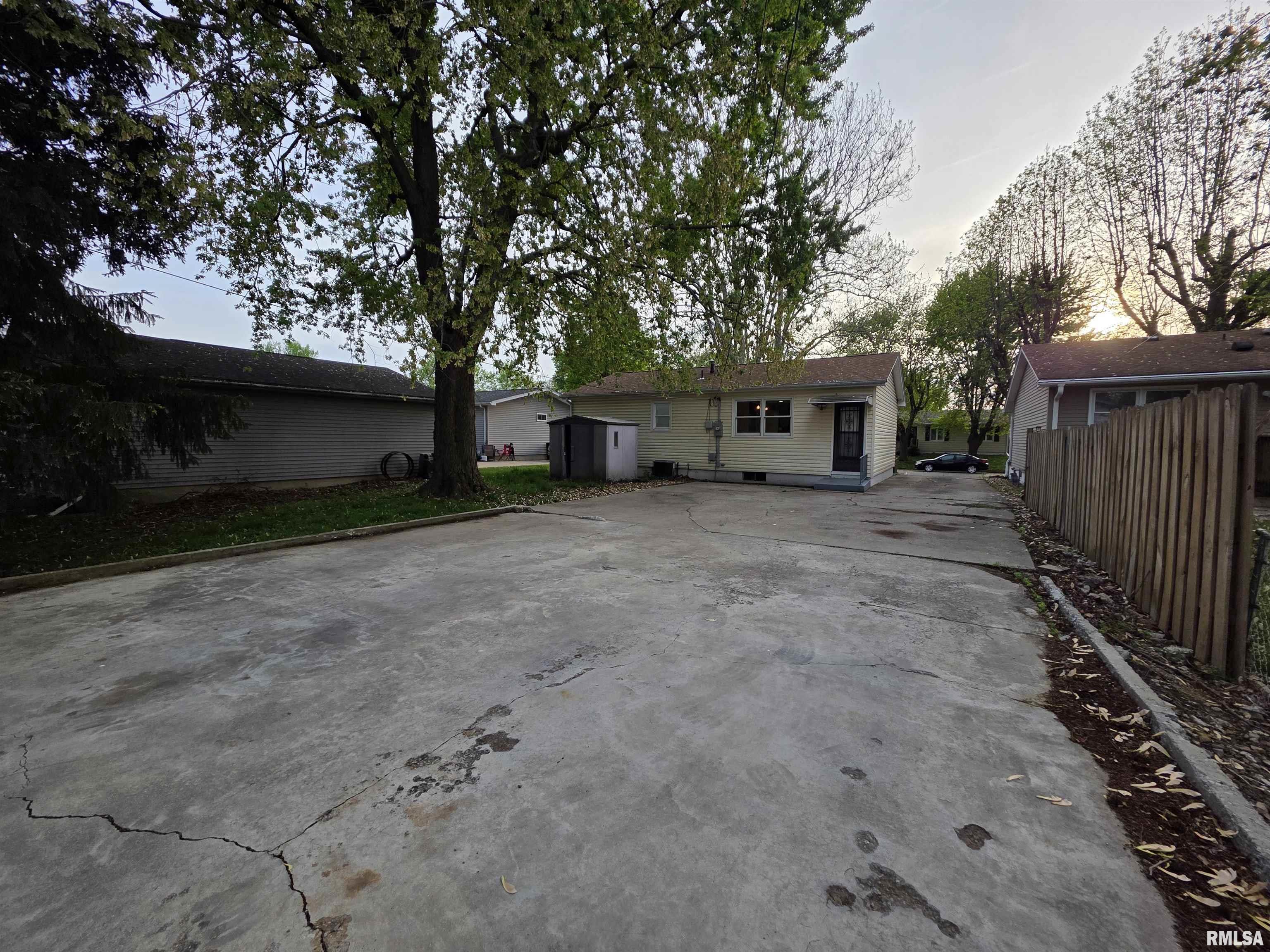 1916 Fairfield Drive, Springfield, Illinois image 25