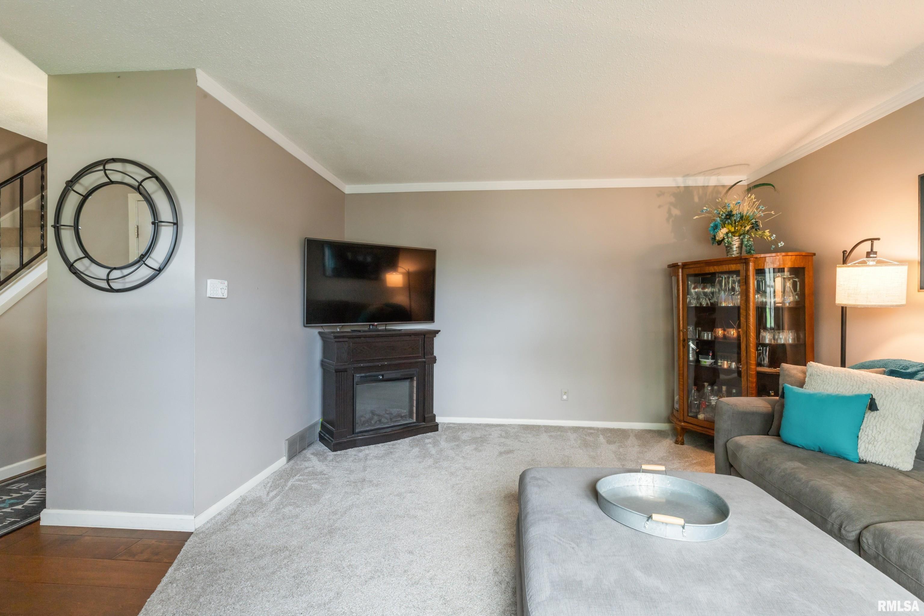 1220 Pine Hill Road, Bettendorf, Iowa image 15