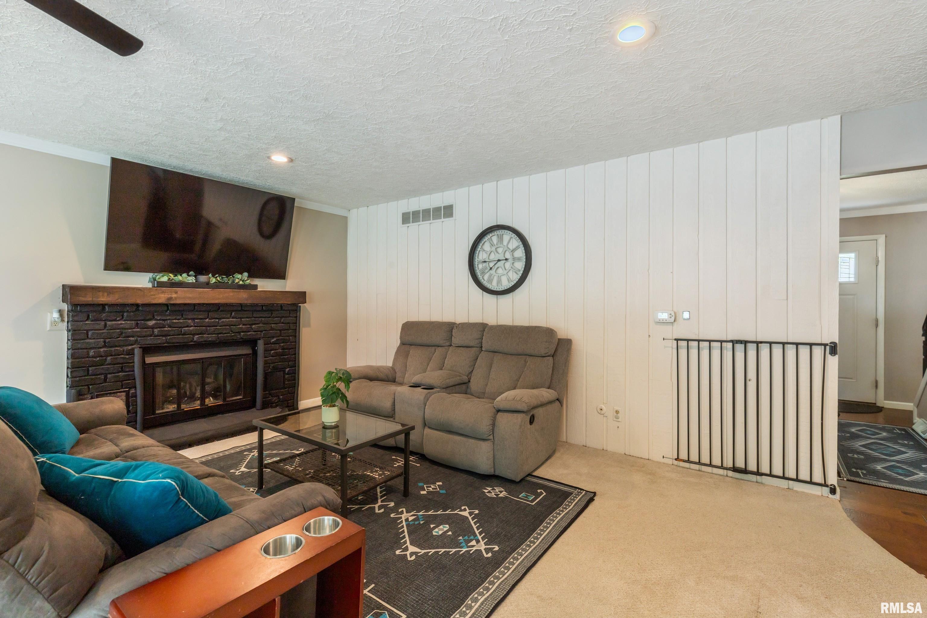 1220 Pine Hill Road, Bettendorf, Iowa image 16