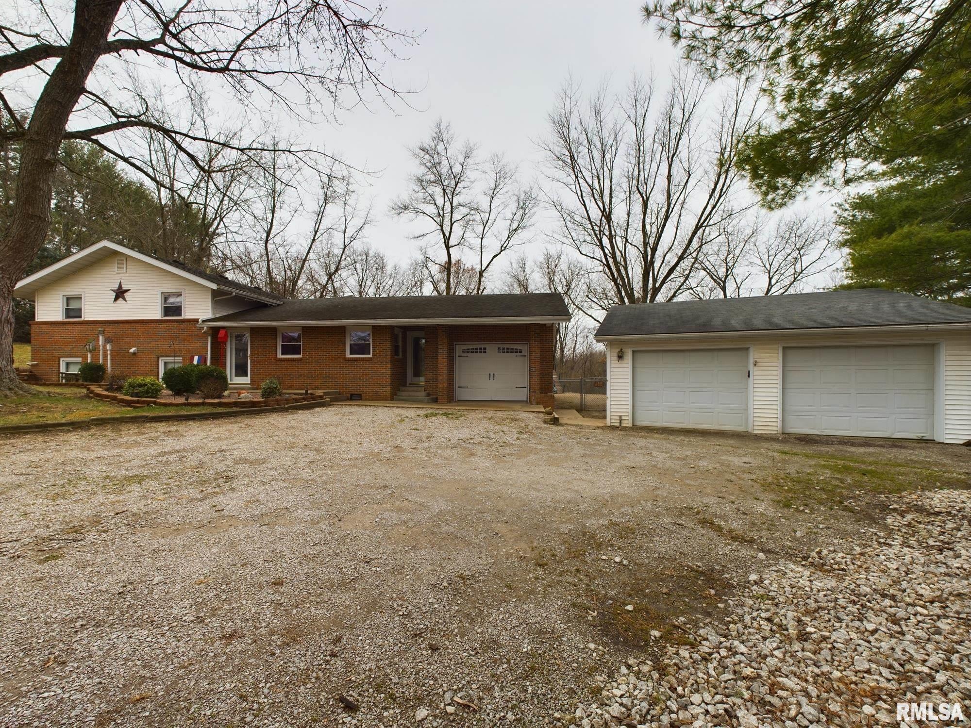 13985 Harris Road, Athens, Illinois image 1