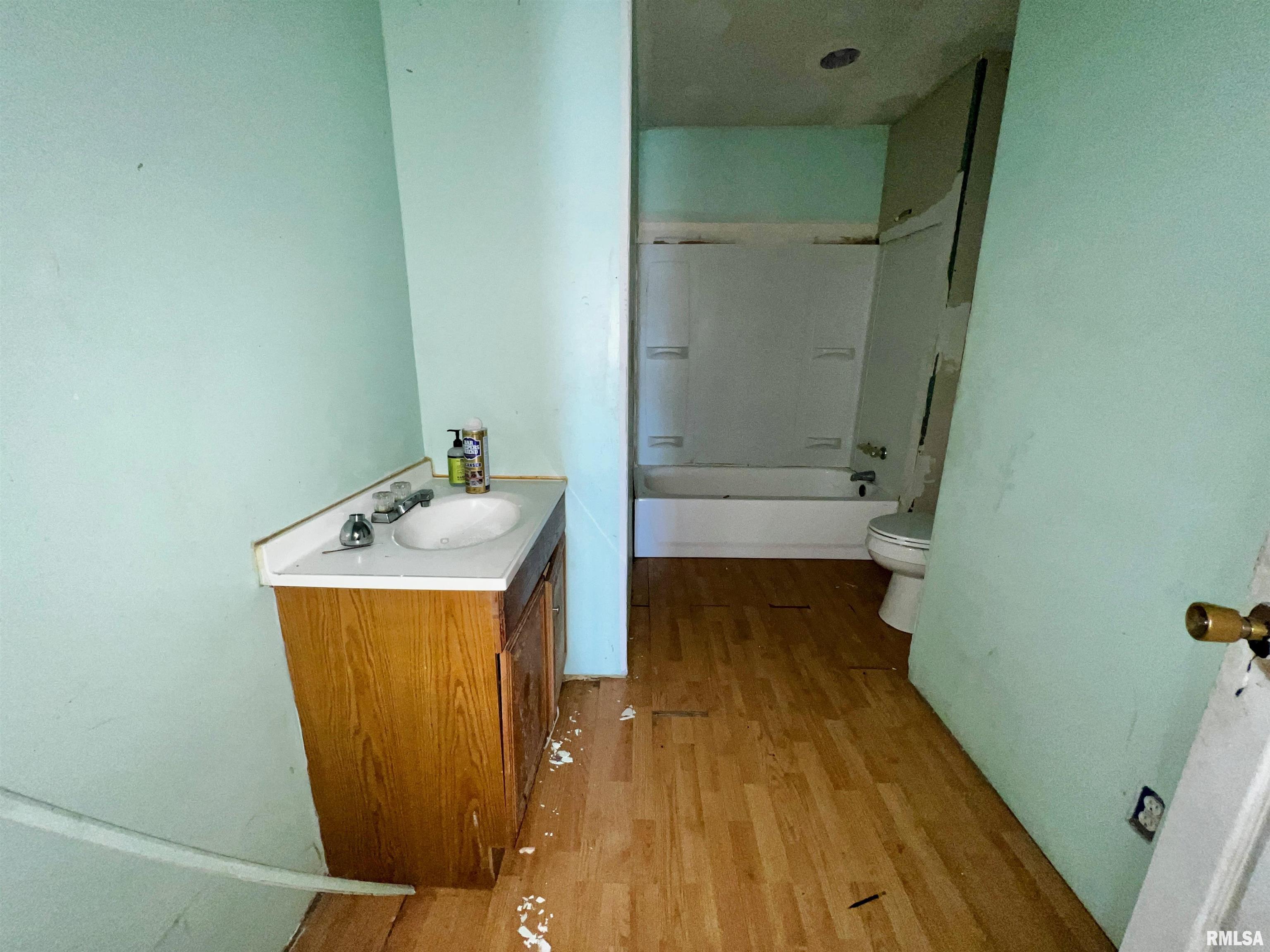 422 N Brush Street, Carbondale, Illinois image 20