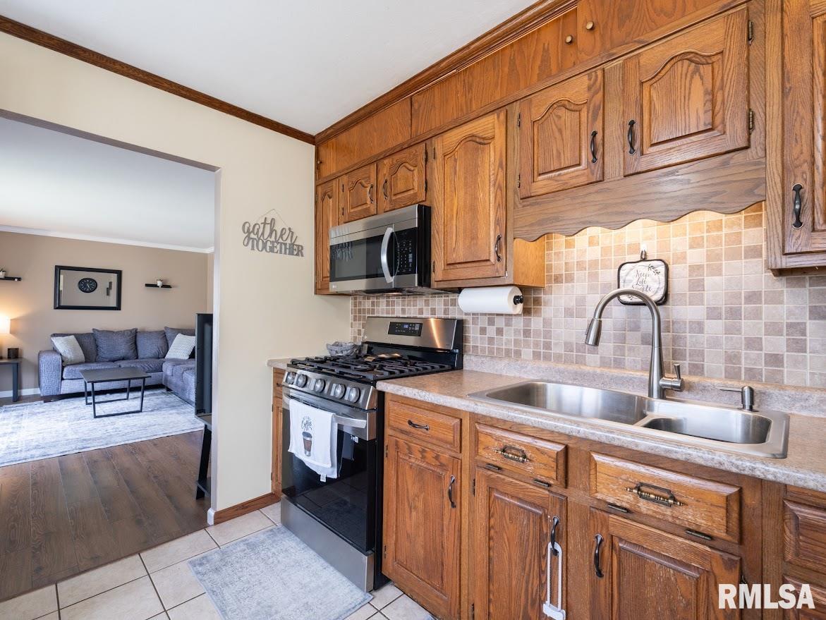 3702 W Creighton Terrace, Peoria, Illinois image 3