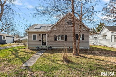 Homes For Sale - 1019 W Jefferson Street<br/> Sangamon County, Auburn, IL 62615