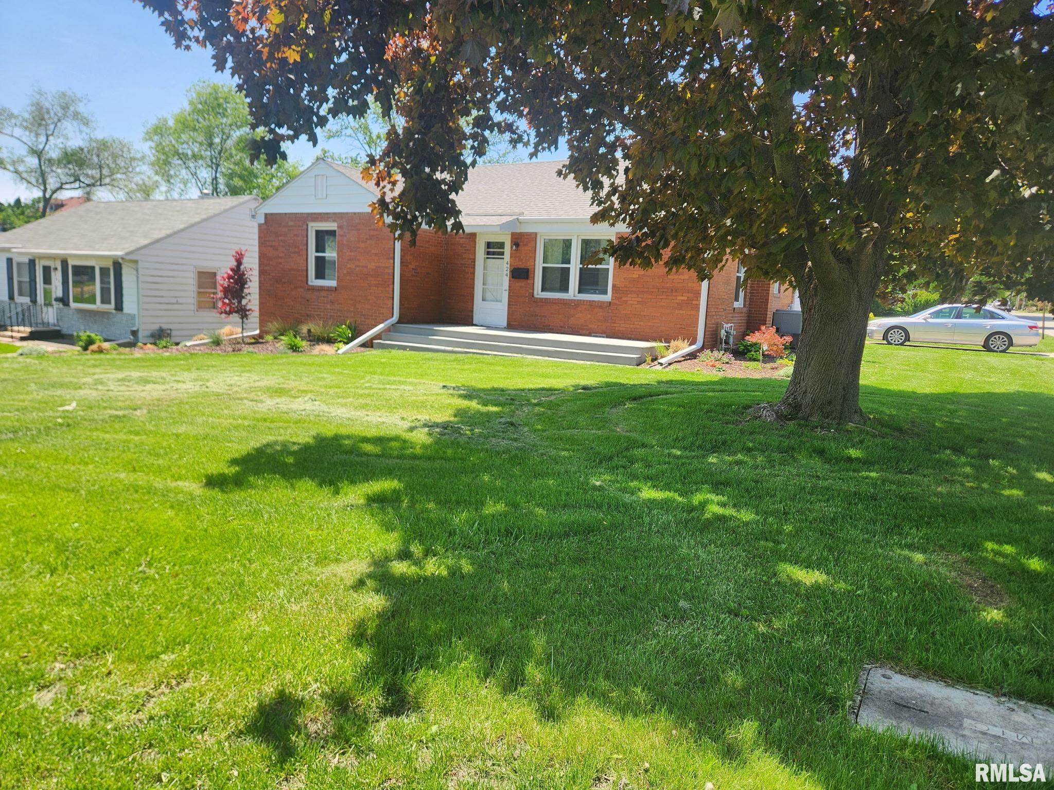 424 N 6th Street, Monmouth, Illinois image 1