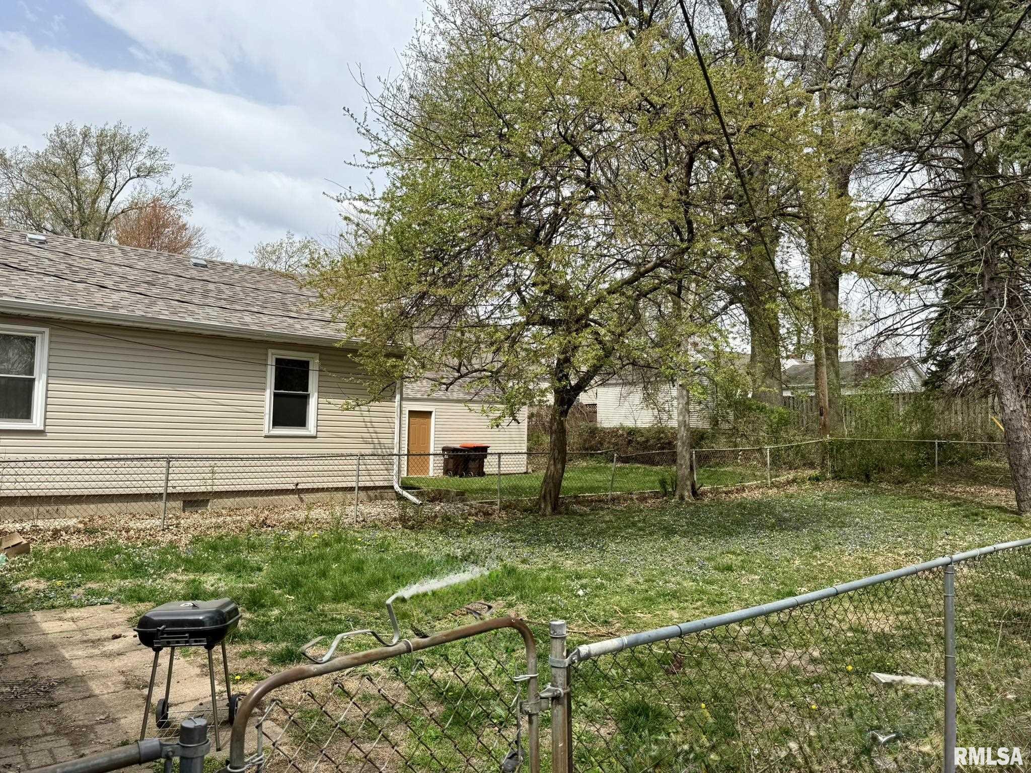 301 E Ellington Drive, Peoria, Illinois image 13