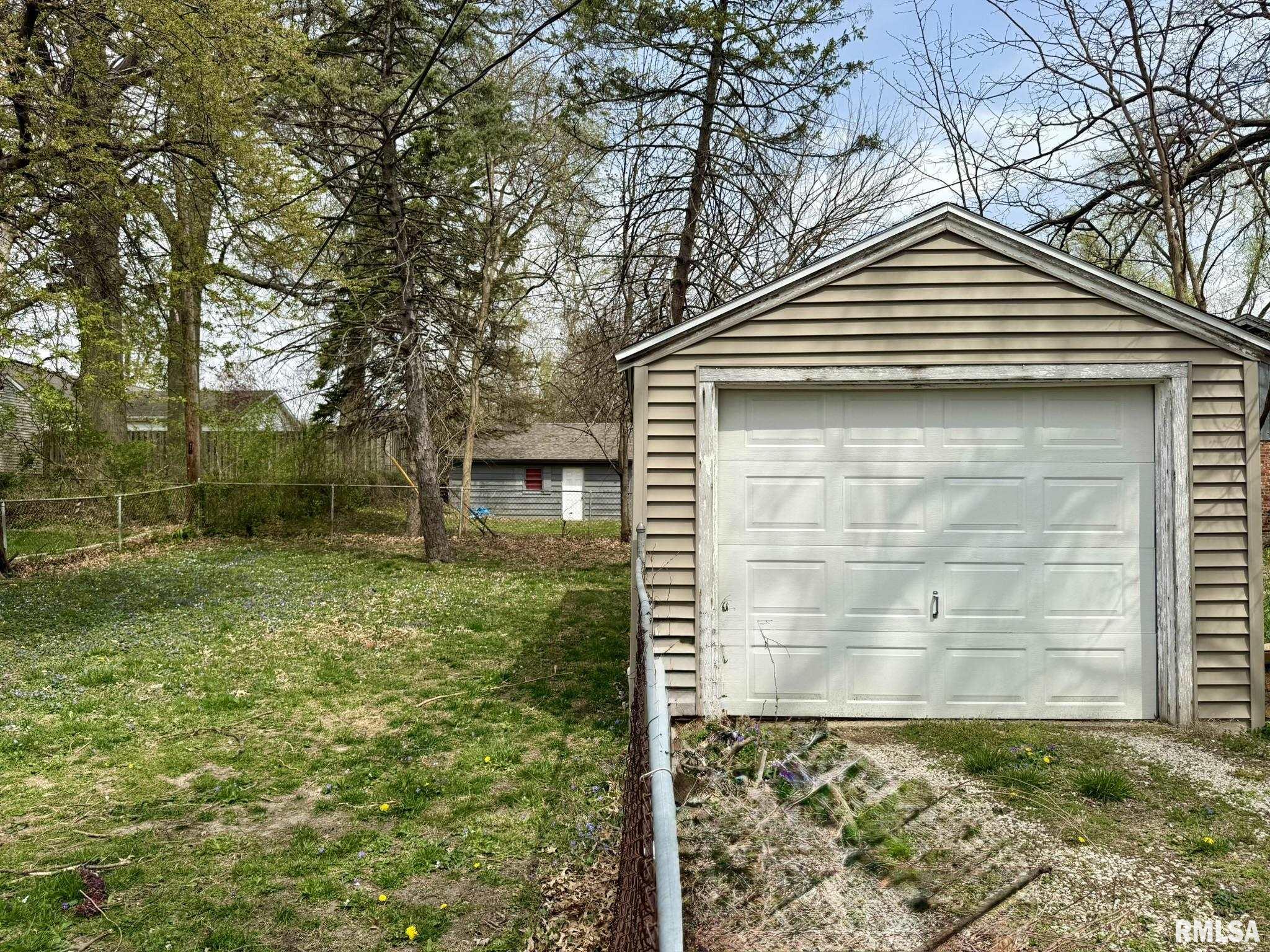 301 E Ellington Drive, Peoria, Illinois image 14