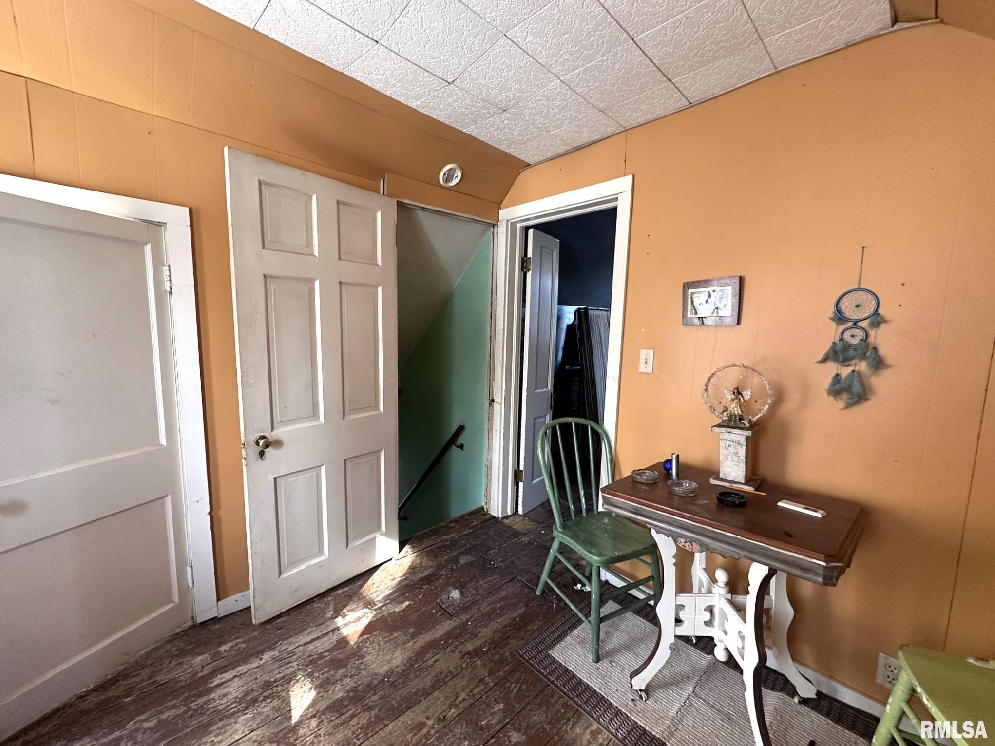 580 Lawrence Avenue, Galesburg, Illinois image 24