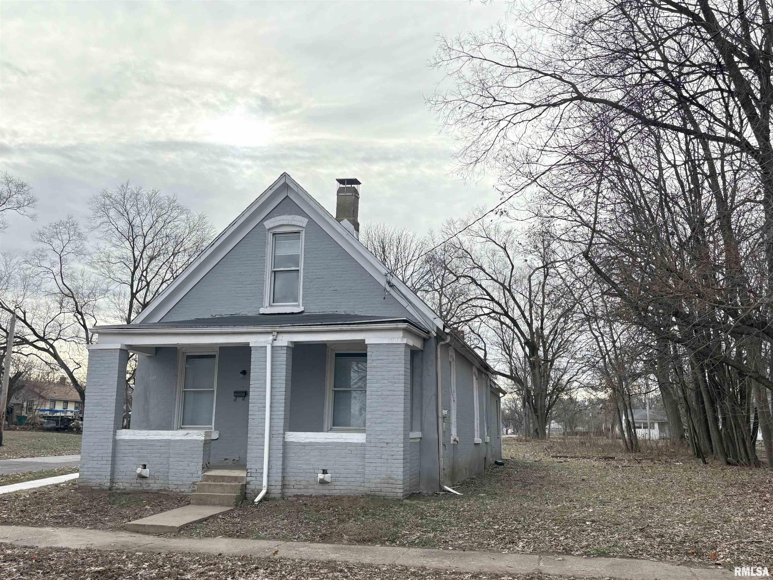 Photo 1 of 23 — 2700 W MARQUETTE Street, Peoria, IL 61605