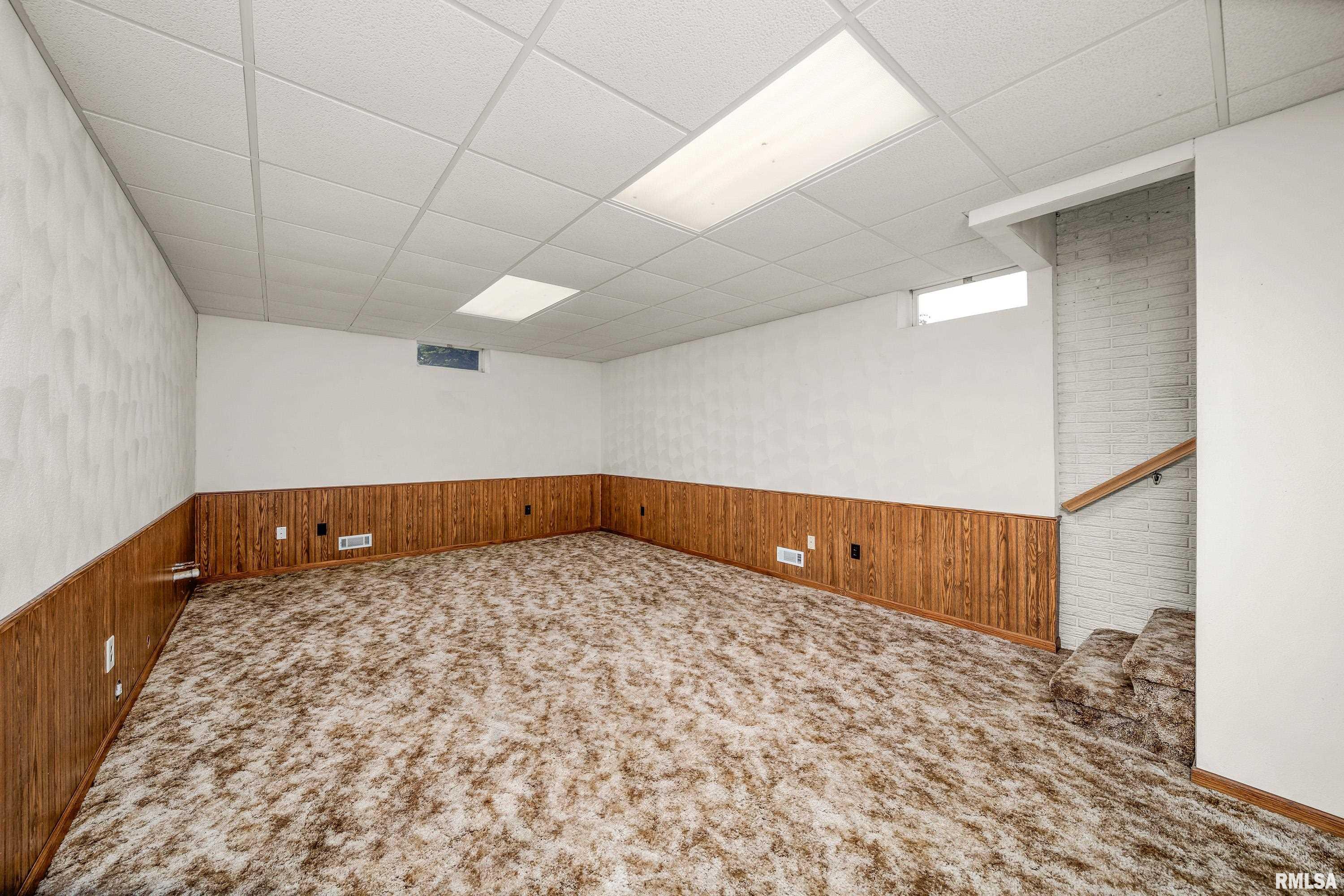 315 W Mayne Street, Blue Grass, Iowa image 38