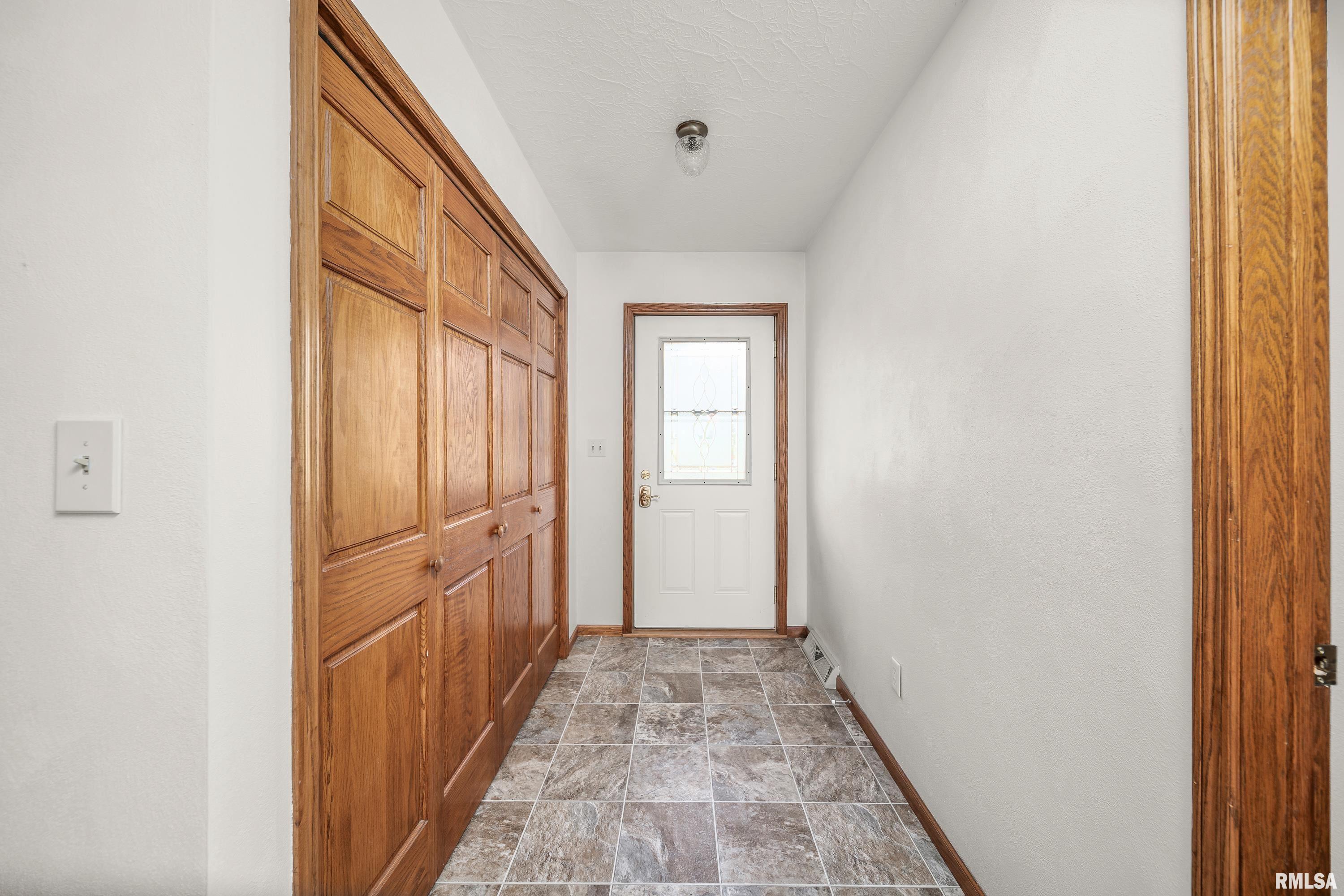 315 W Mayne Street, Blue Grass, Iowa image 15