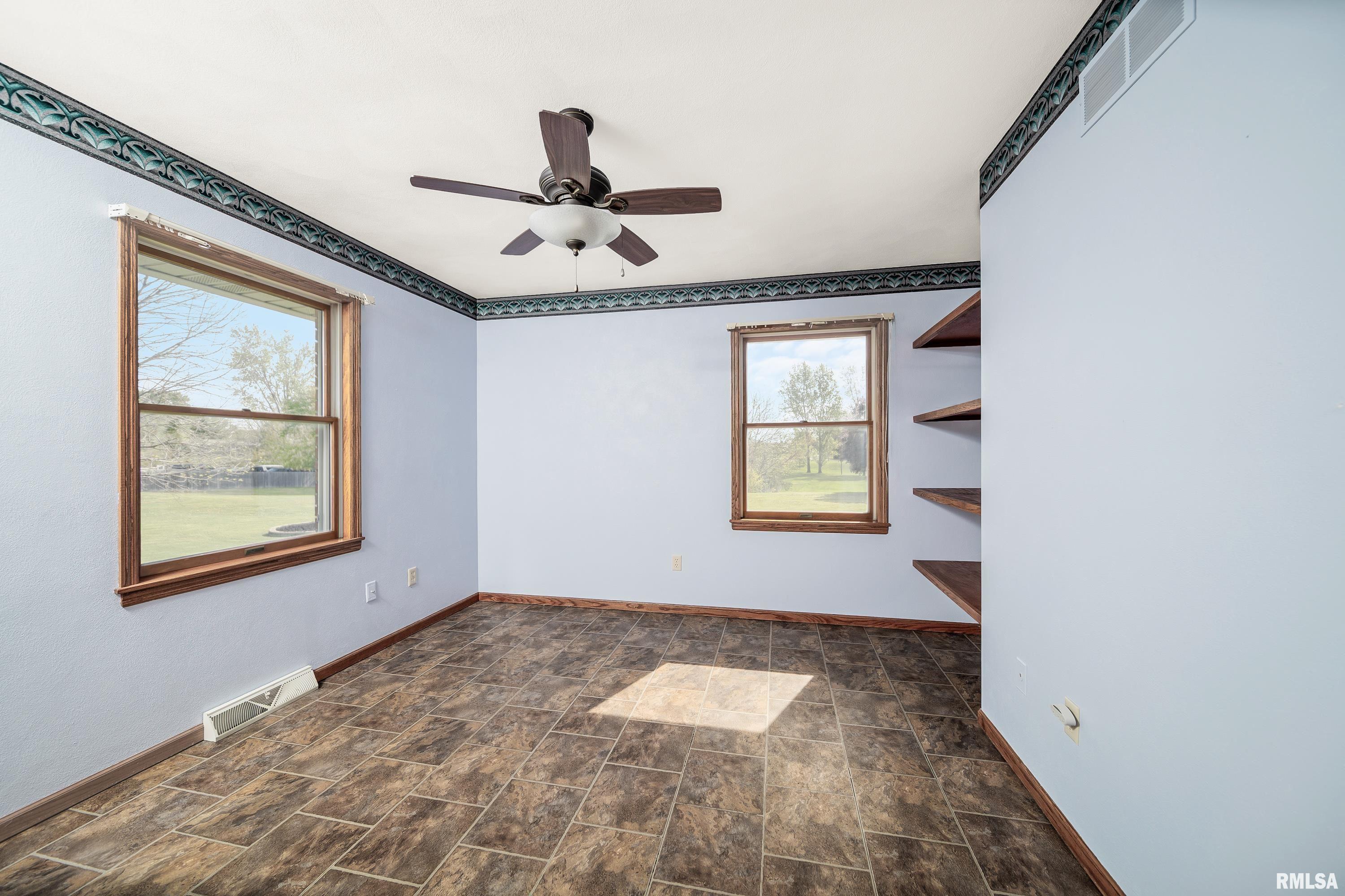315 W Mayne Street, Blue Grass, Iowa image 25