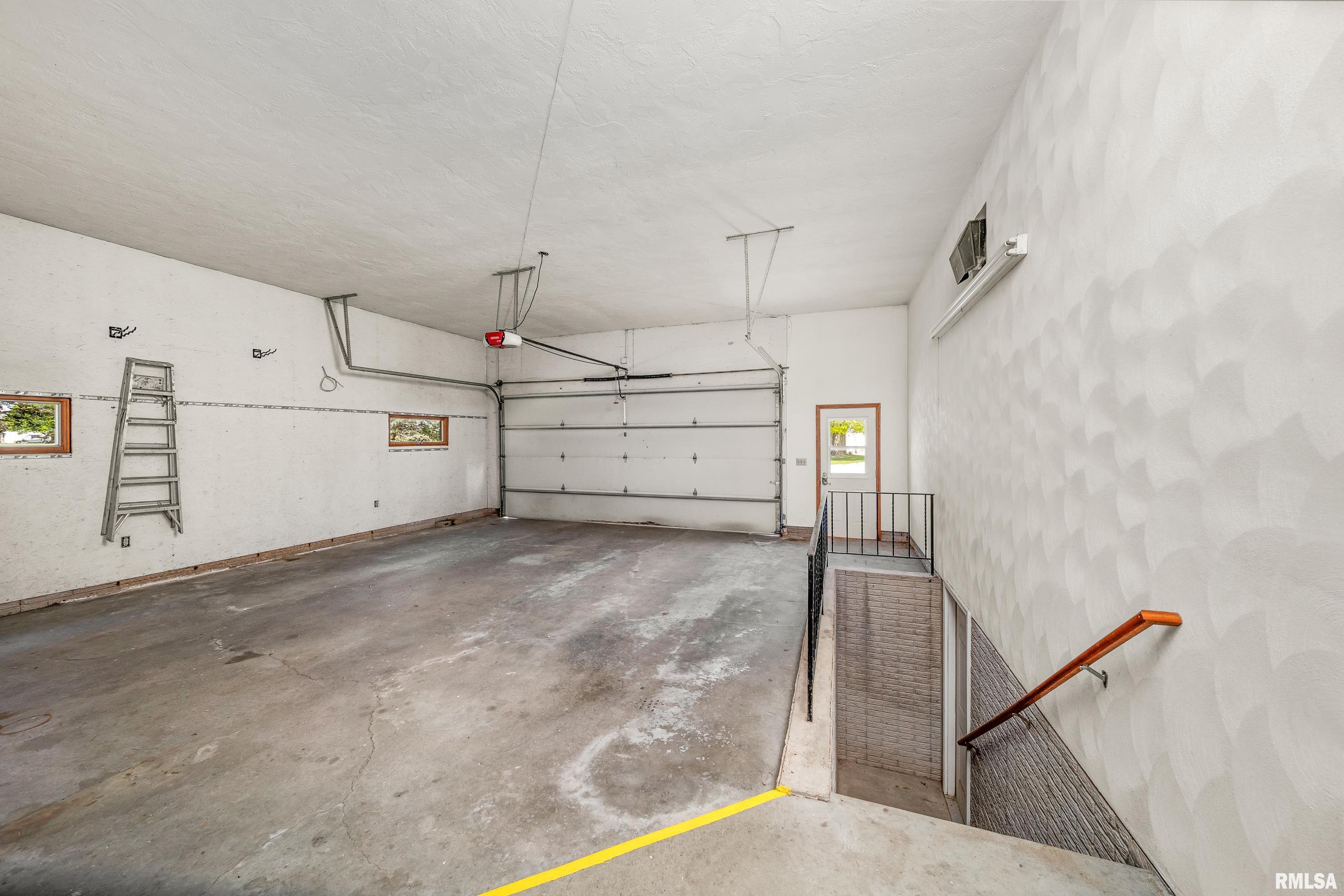 315 W Mayne Street, Blue Grass, Iowa image 43