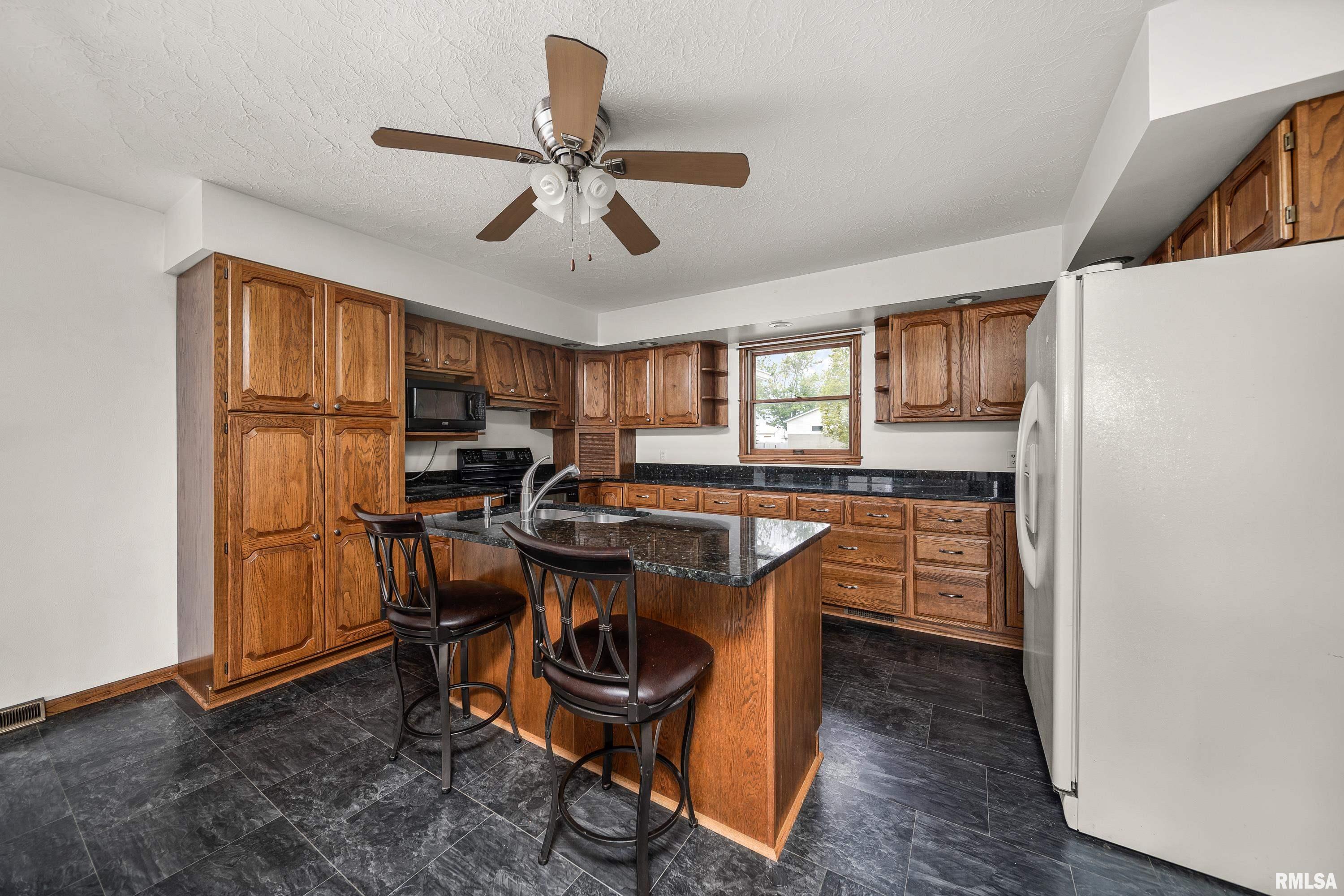 315 W Mayne Street, Blue Grass, Iowa image 18