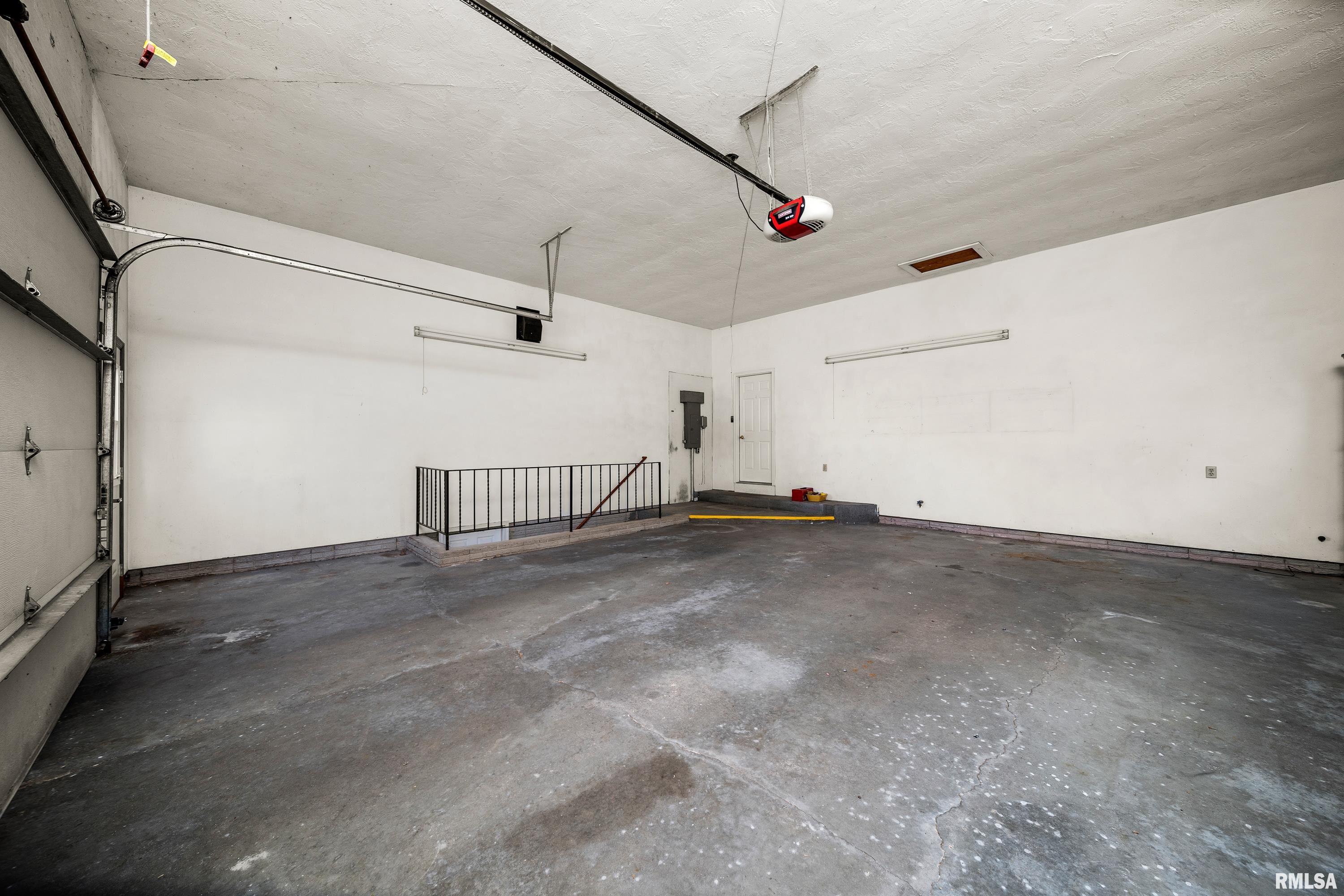 315 W Mayne Street, Blue Grass, Iowa image 44