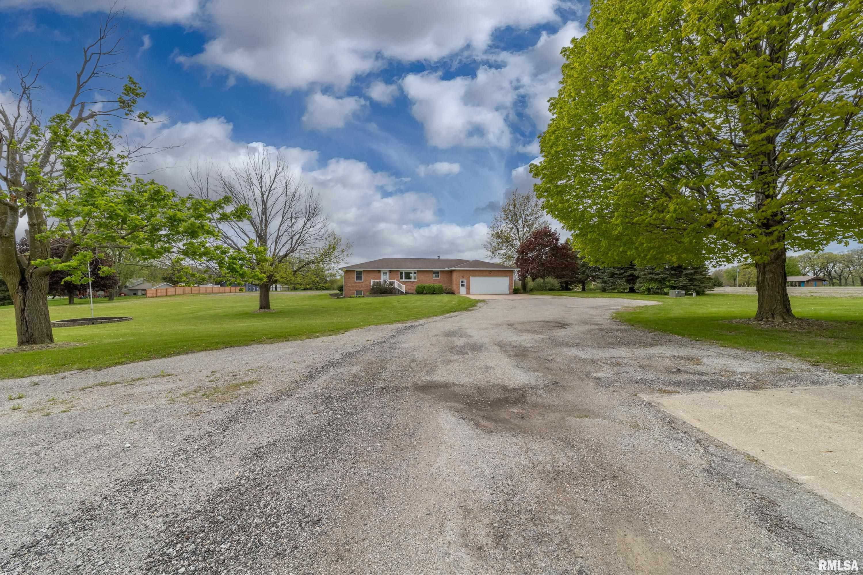 315 W Mayne Street, Blue Grass, Iowa image 2