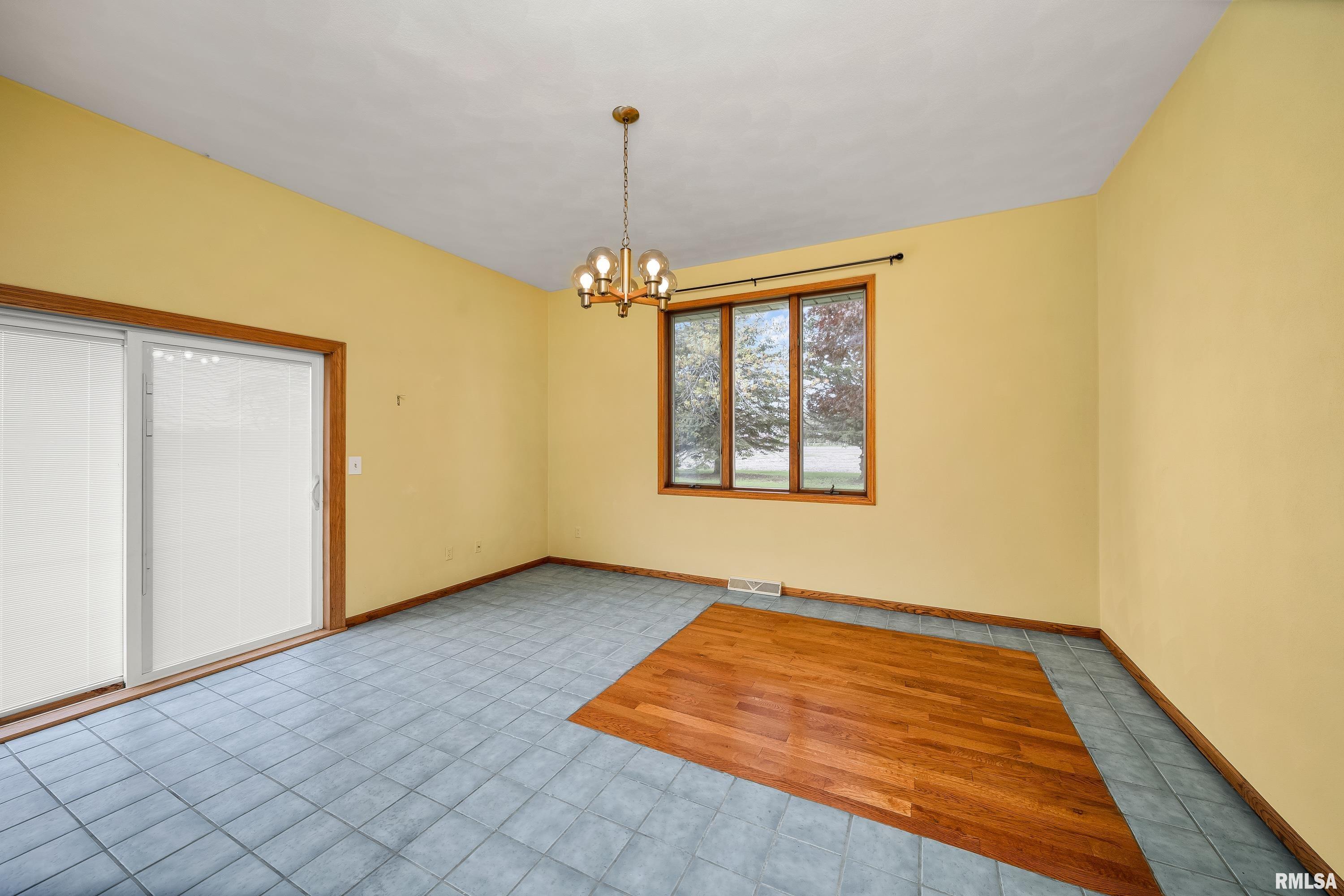 315 W Mayne Street, Blue Grass, Iowa image 35