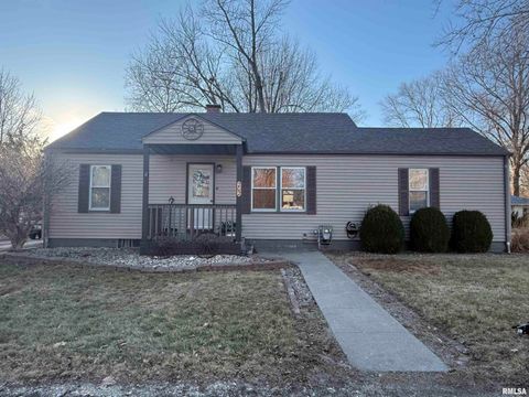 Homes For Sale - 202 N Robinson Street<br/> Lewistown, IL 61542